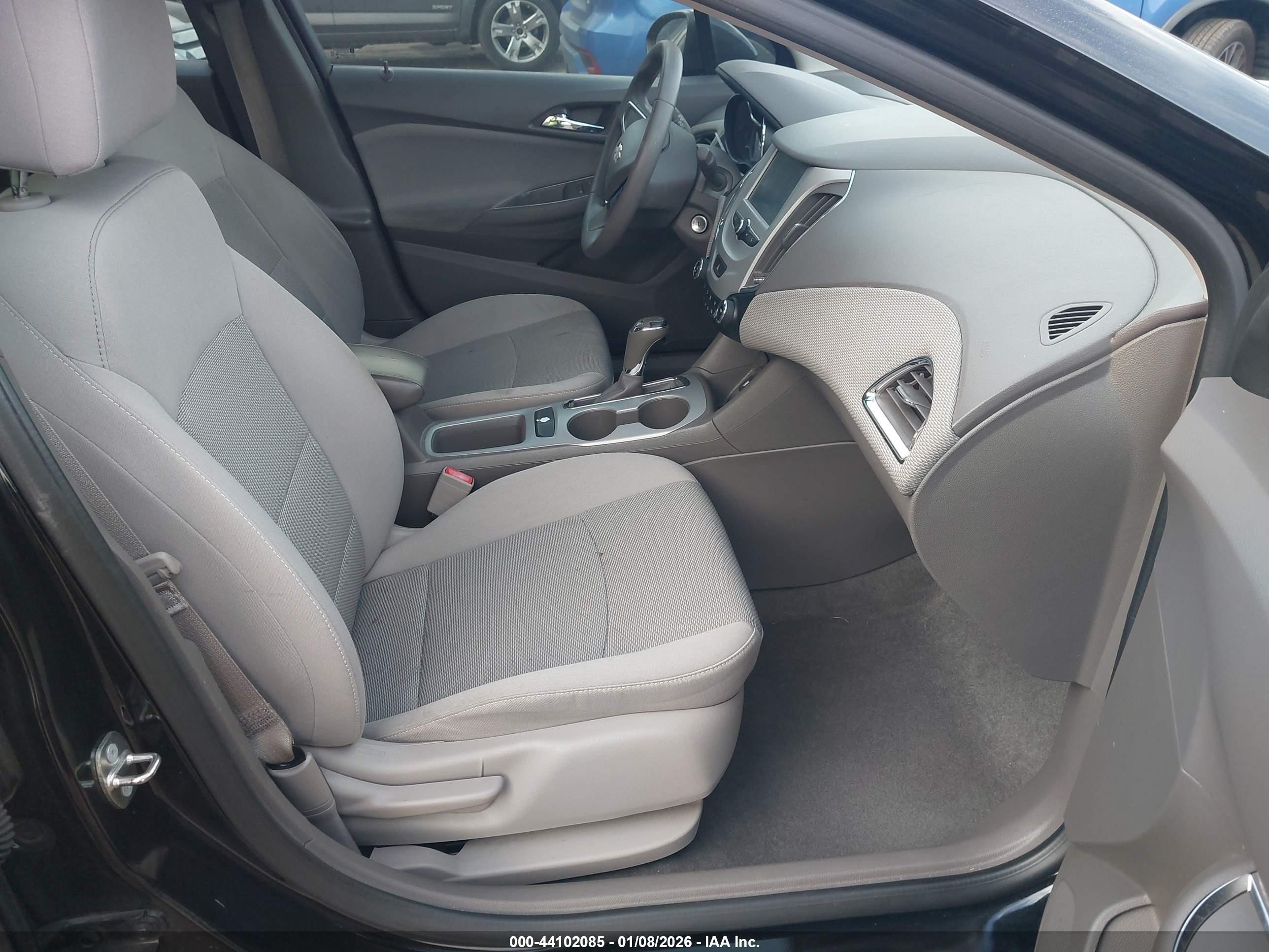 CHEVROLET CRUZE image 5
