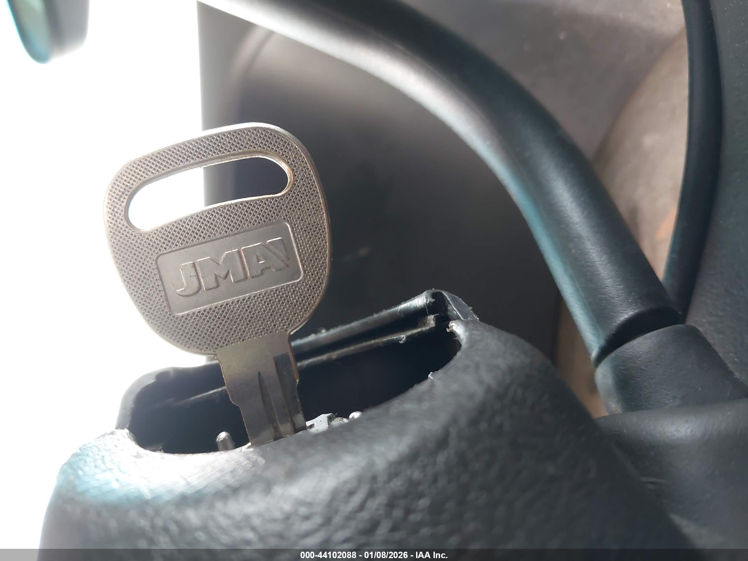 CHEVROLET TAHOE image 11