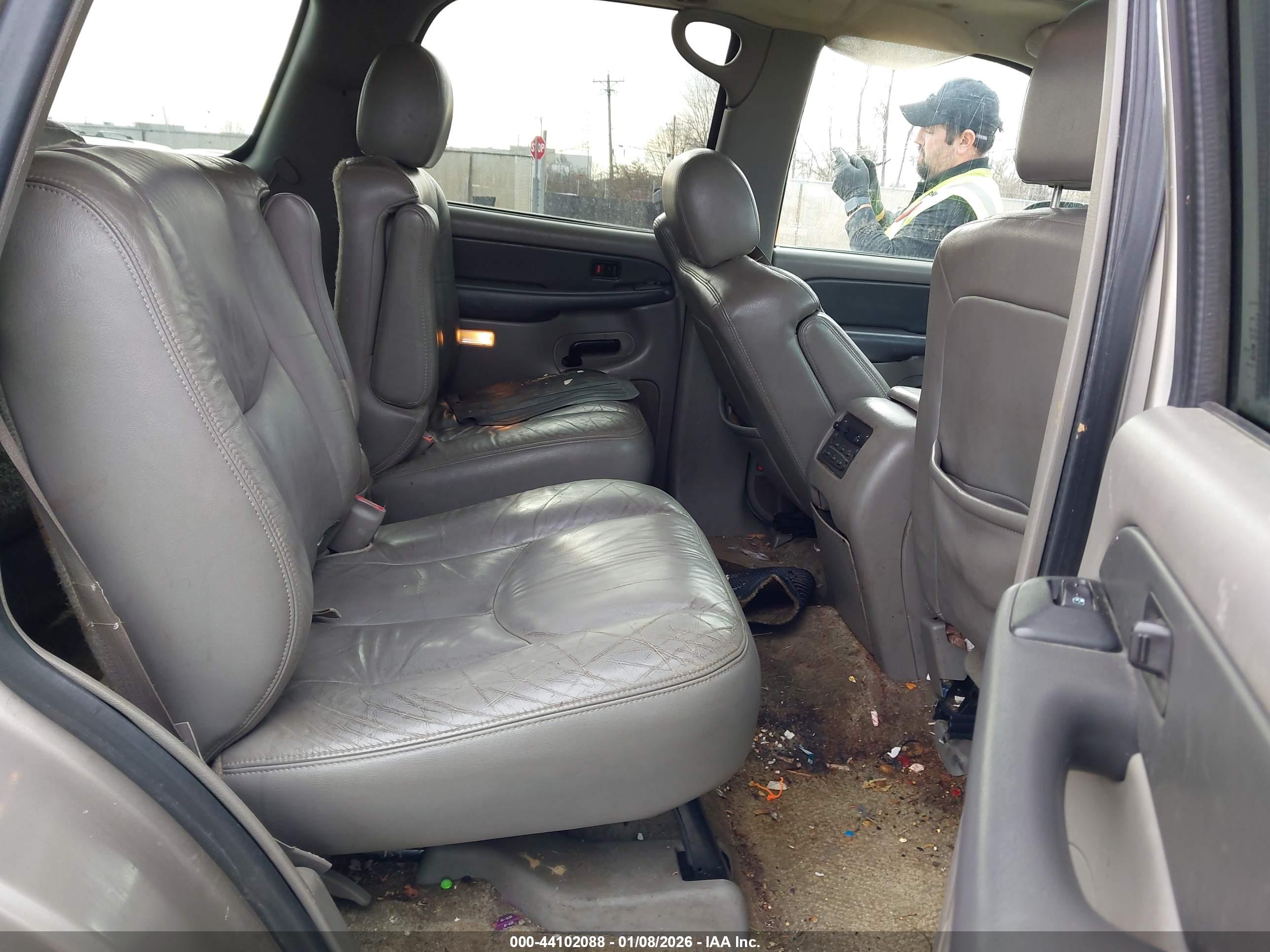 CHEVROLET TAHOE image 8