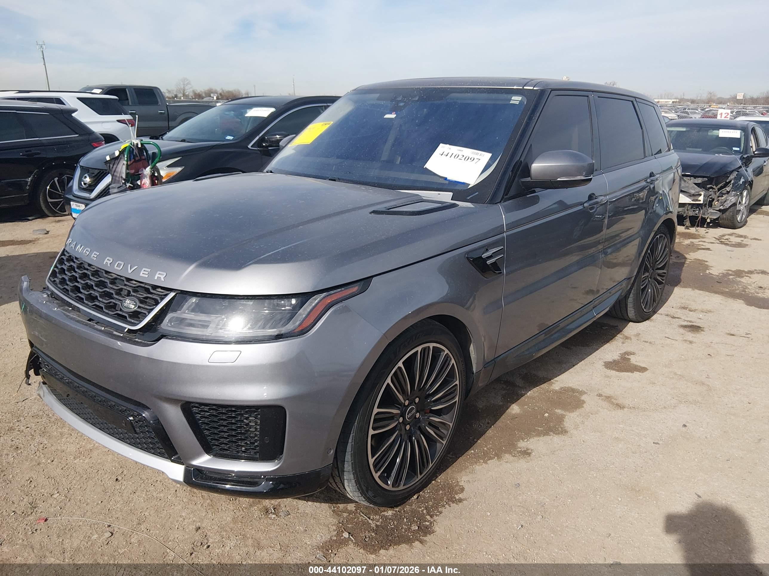 LAND ROVER image 2