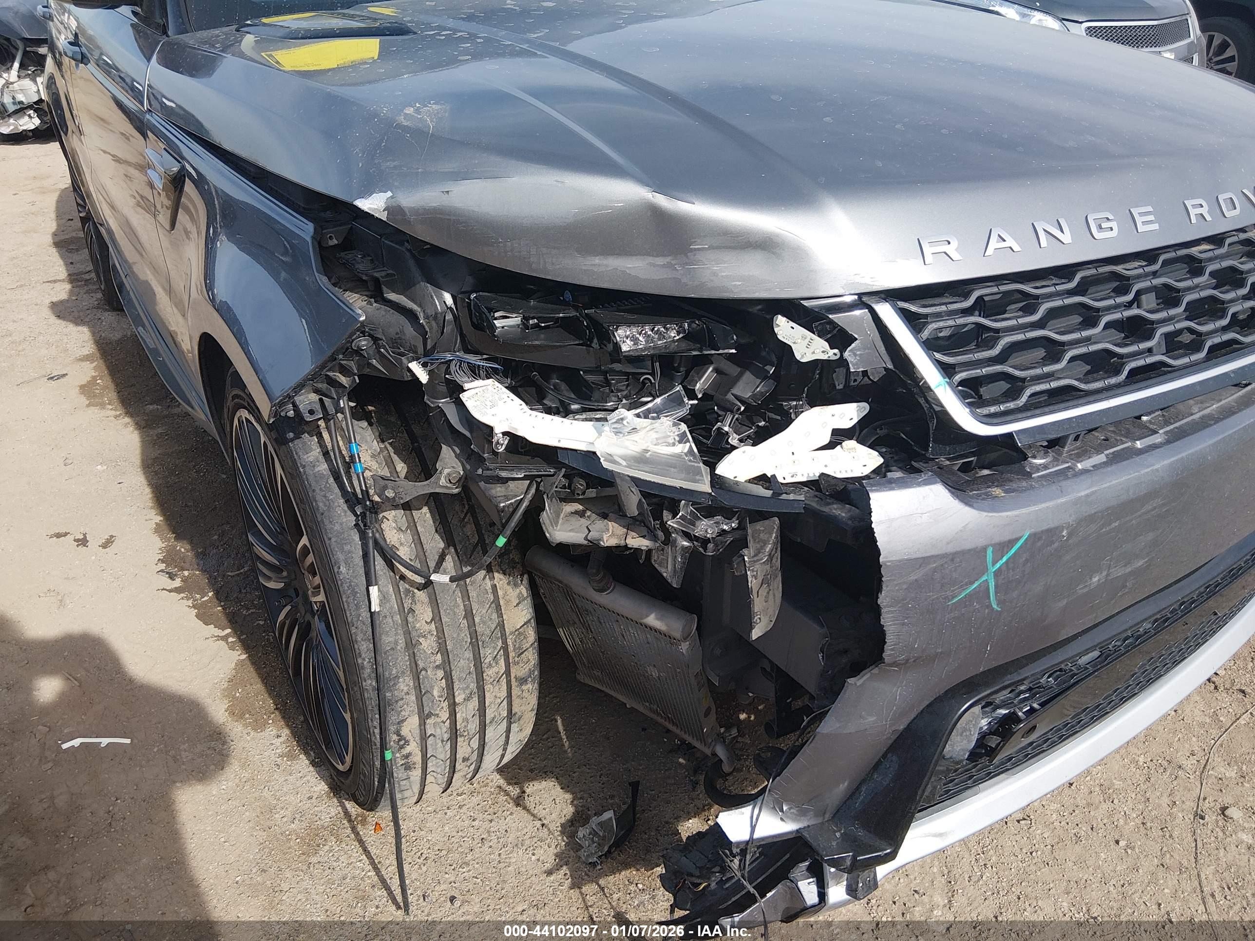 LAND ROVER image 6