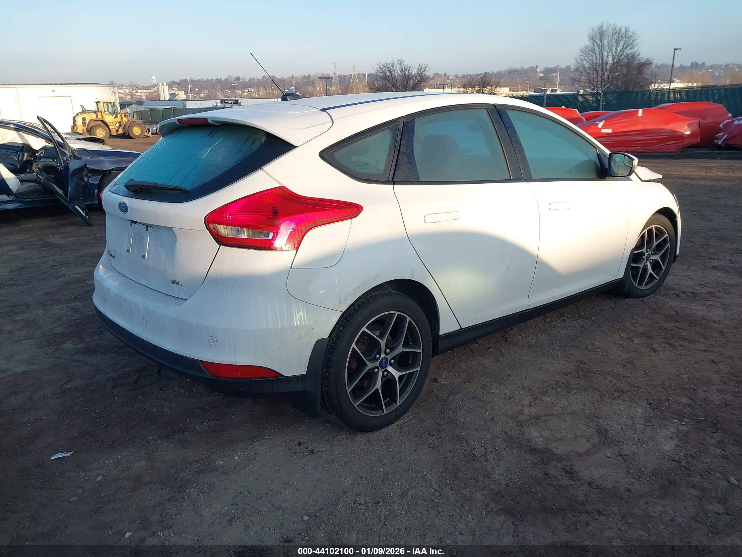 FORD FOCUS image 4