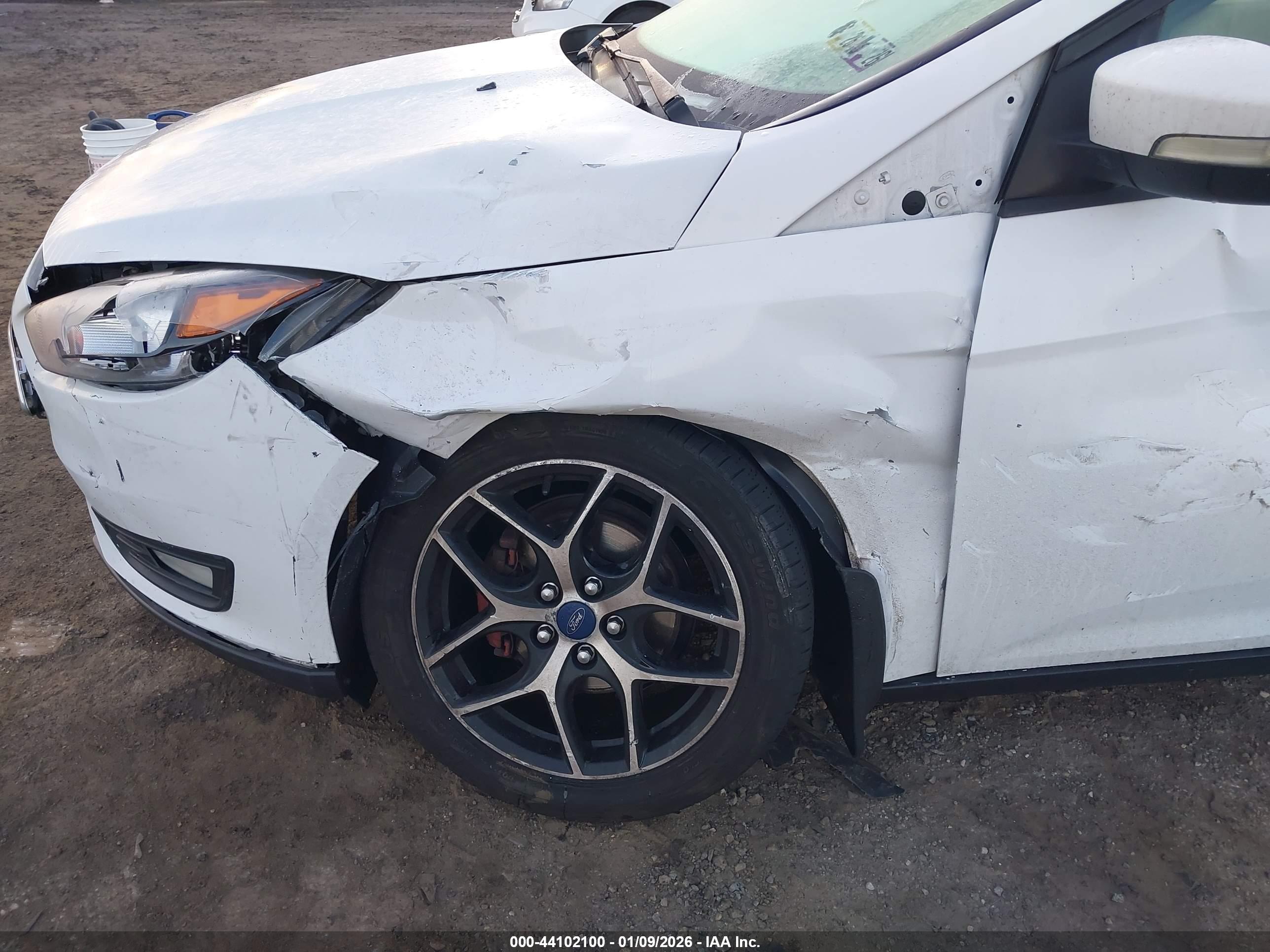 FORD FOCUS image 6