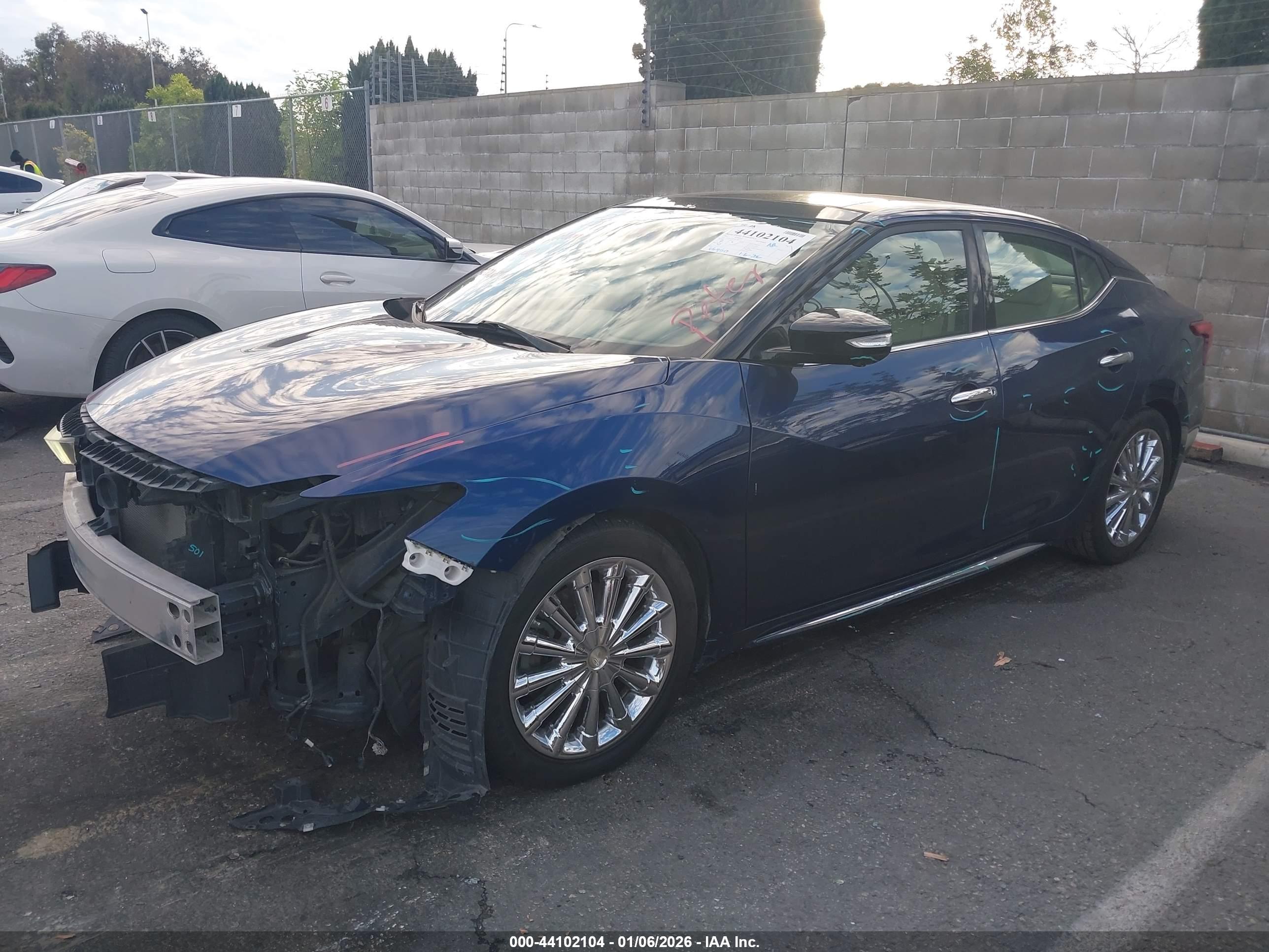 NISSAN MAXIMA image 2