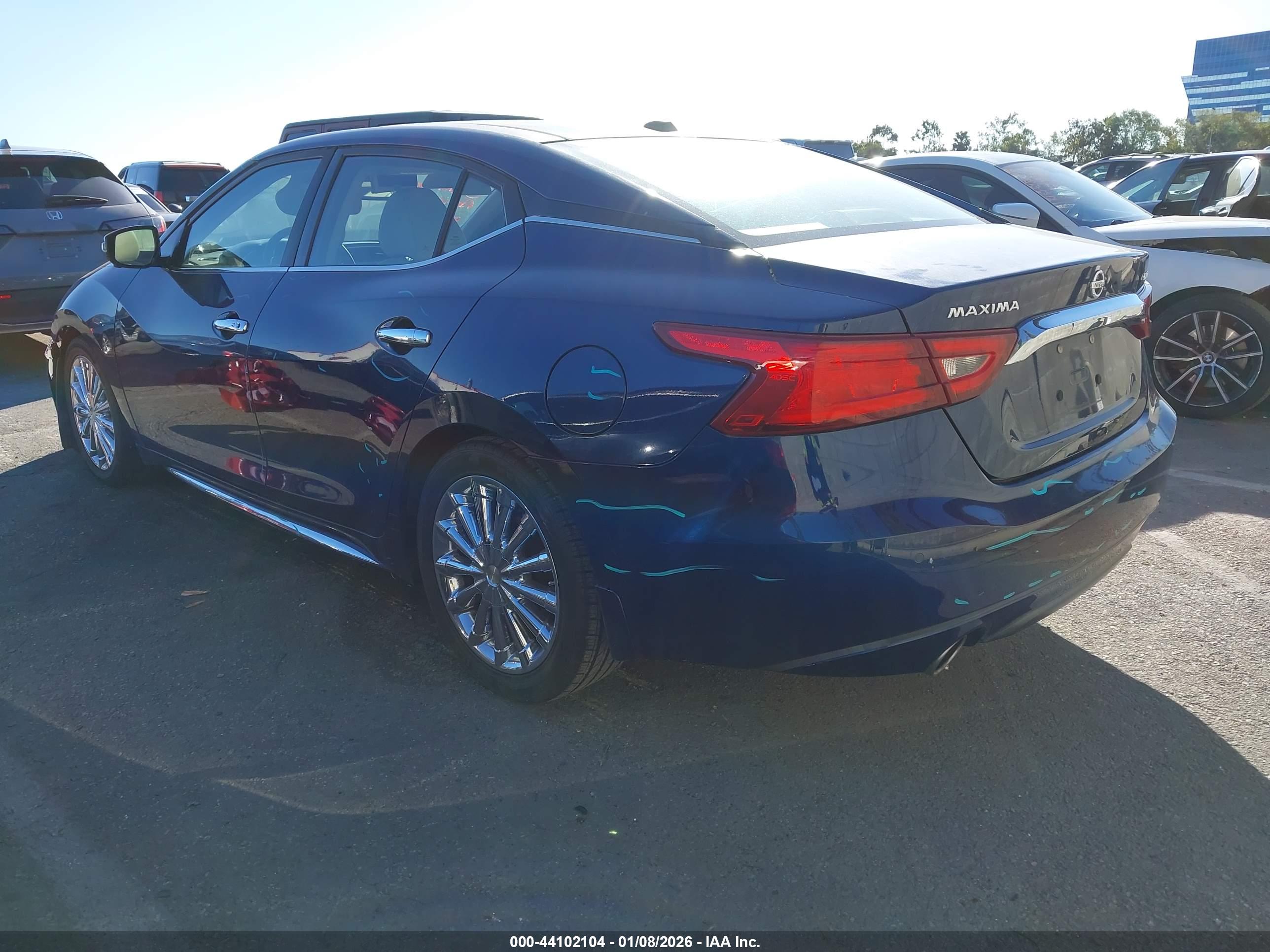 NISSAN MAXIMA image 3