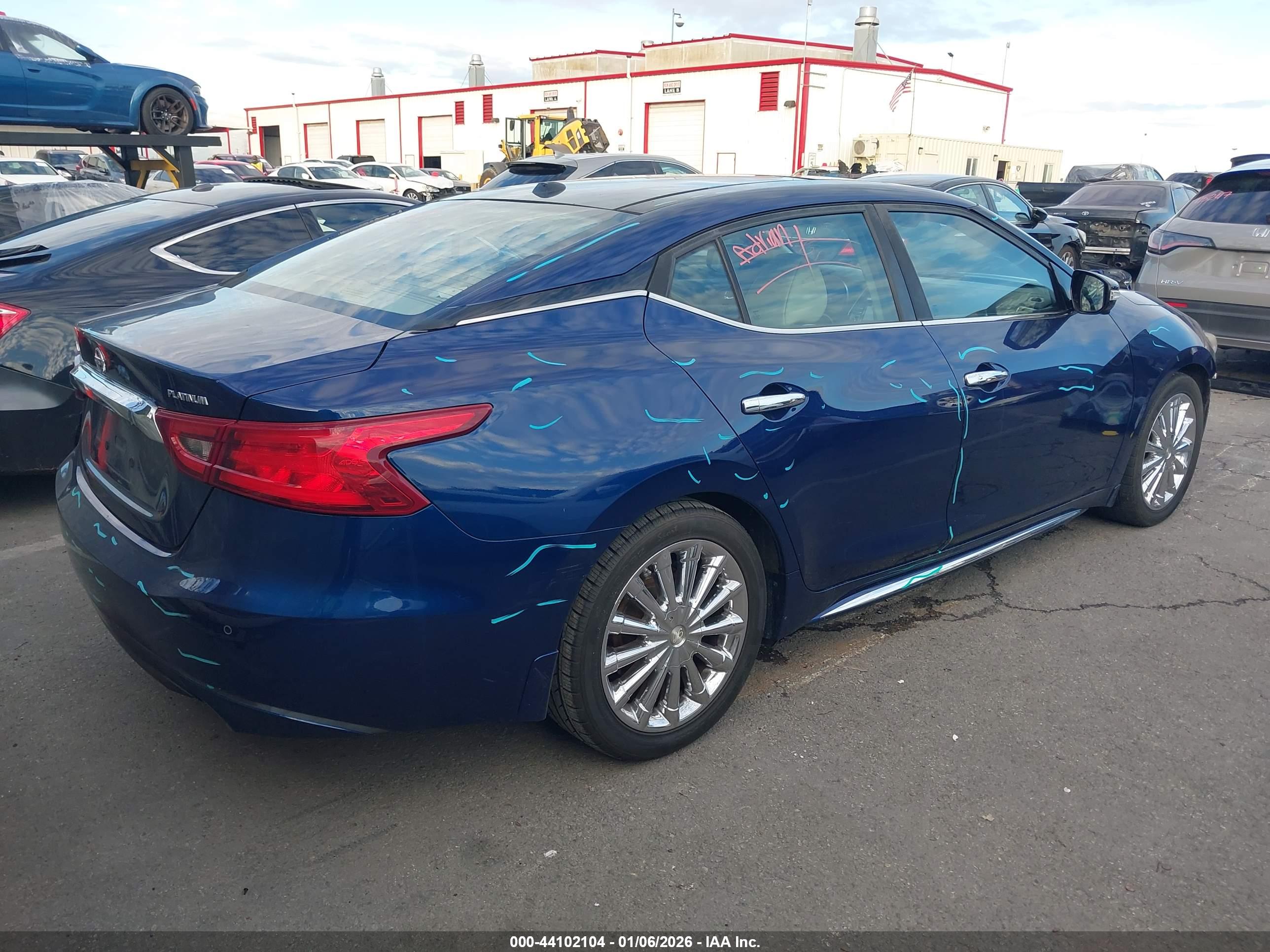 NISSAN MAXIMA image 4
