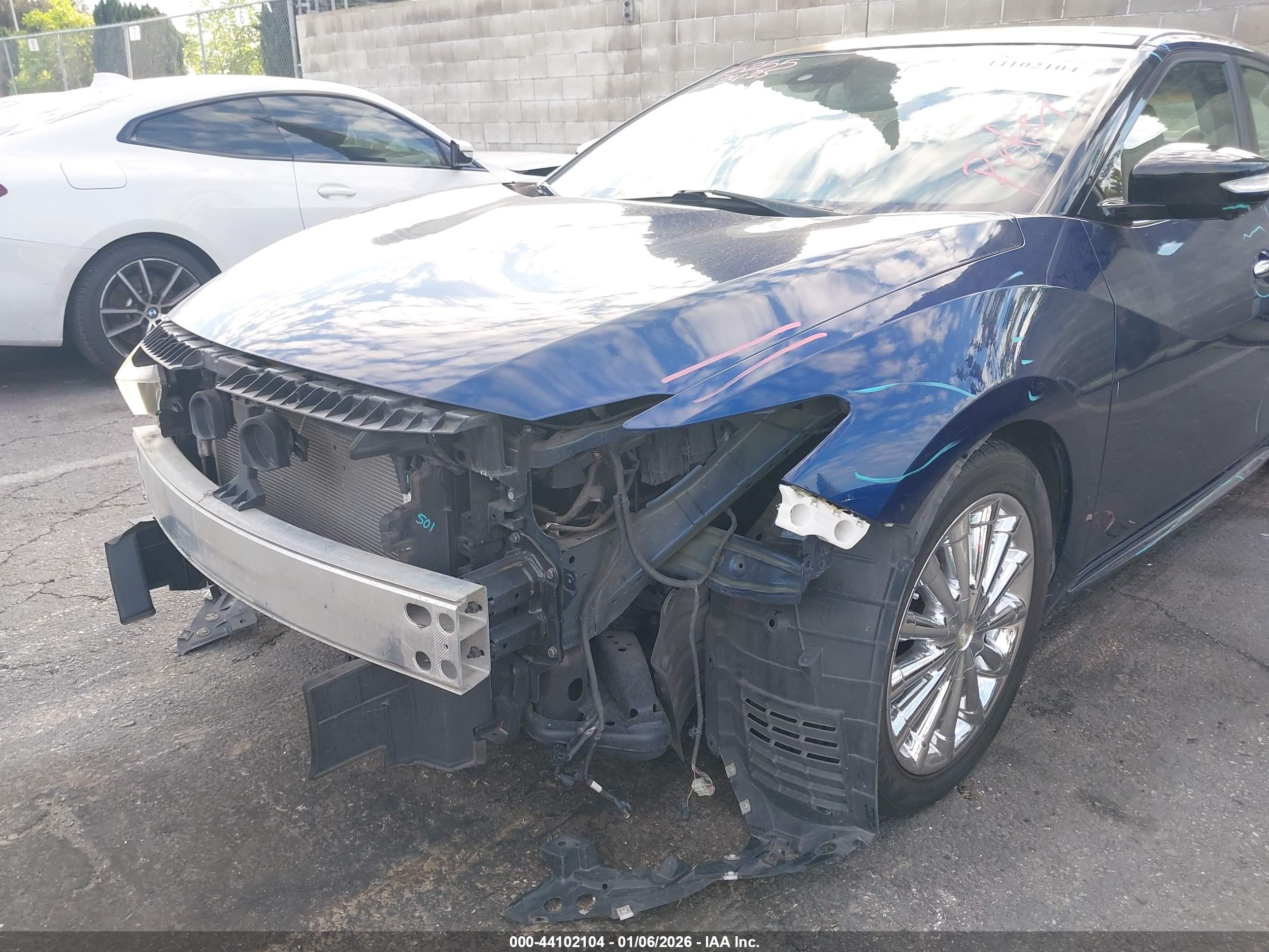 NISSAN MAXIMA image 6