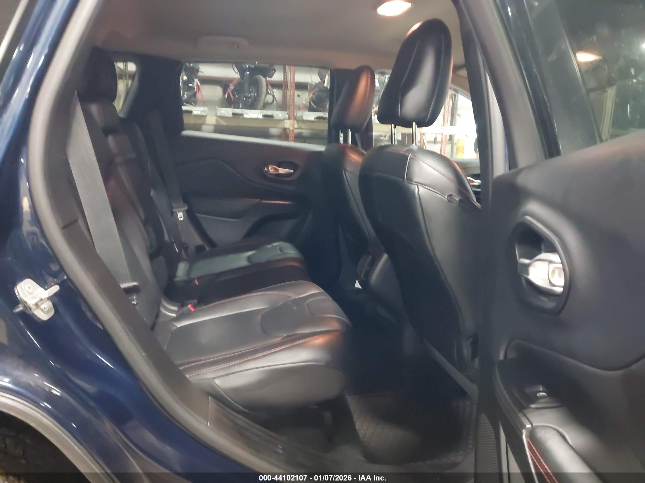 JEEP CHEROKEE image 8