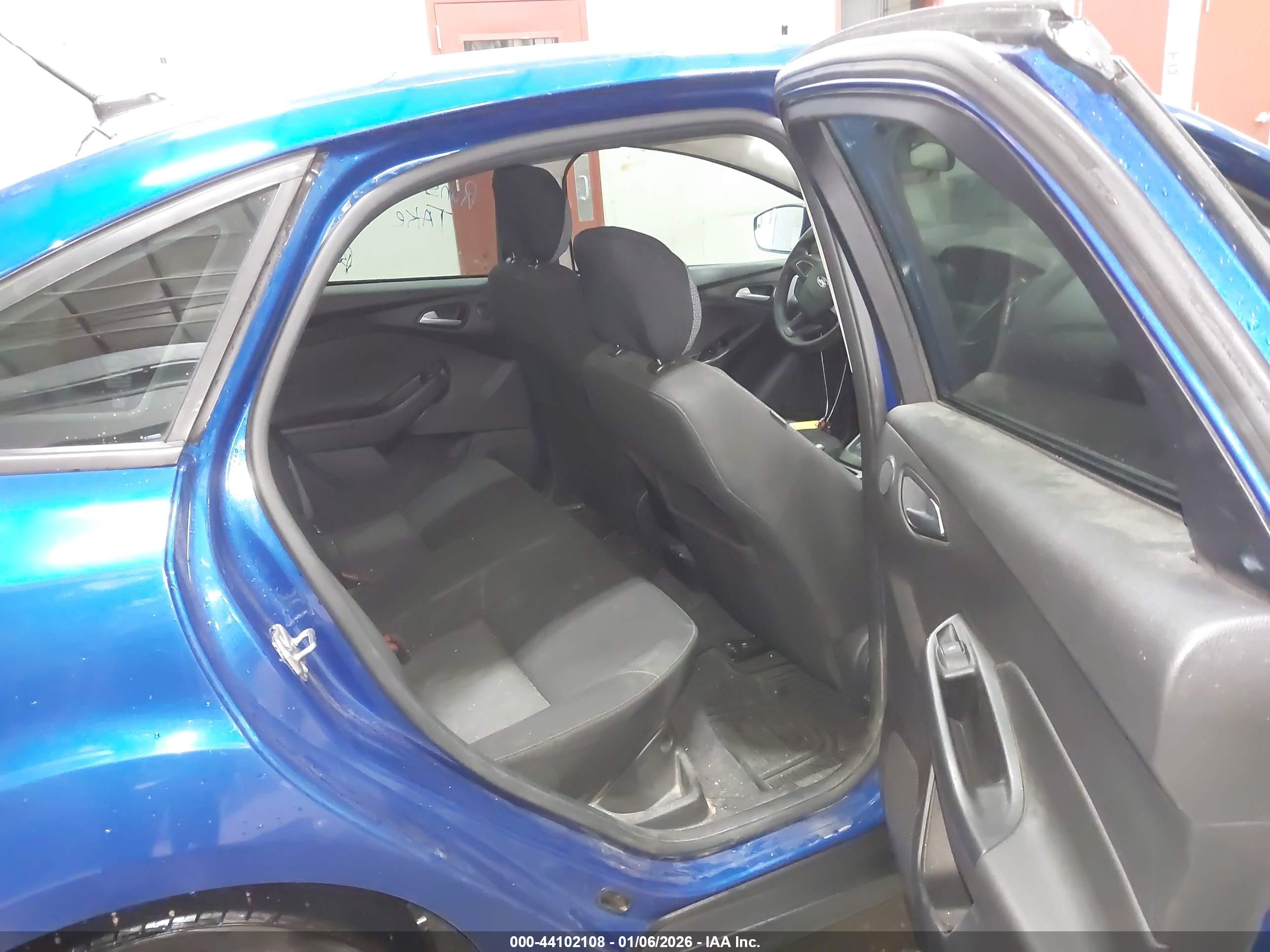 FORD FOCUS image 8