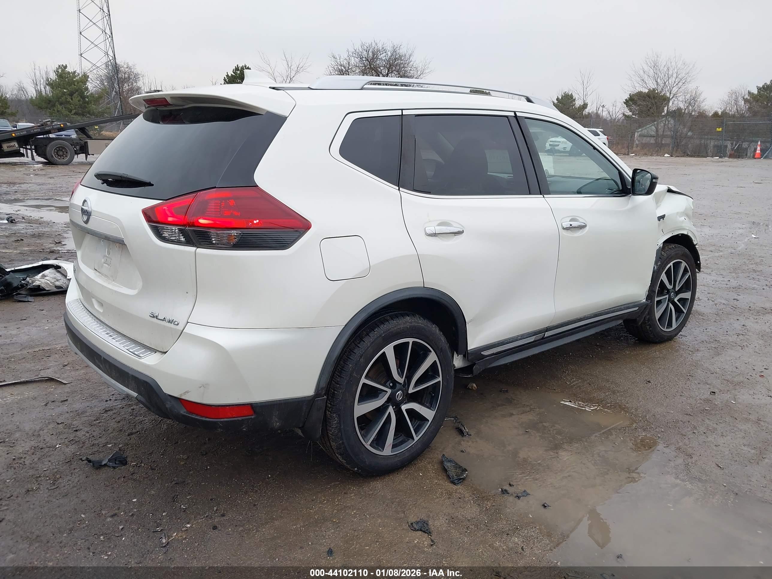 NISSAN ROGUE image 4