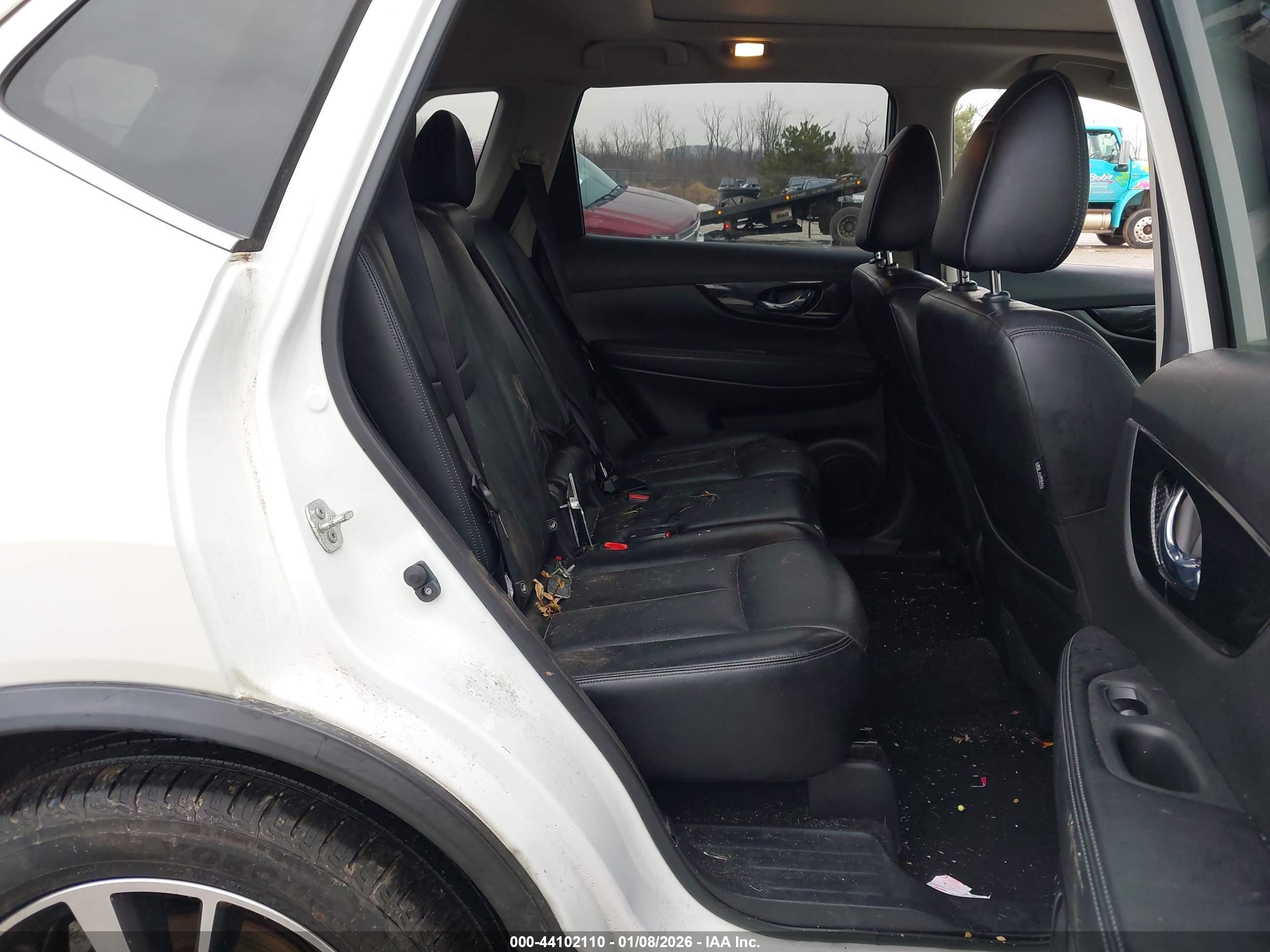 NISSAN ROGUE image 8