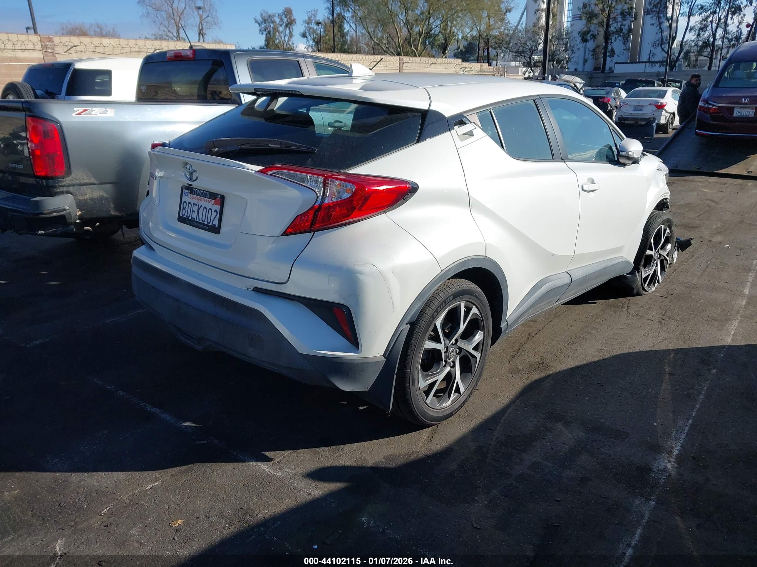 TOYOTA C-HR image 4