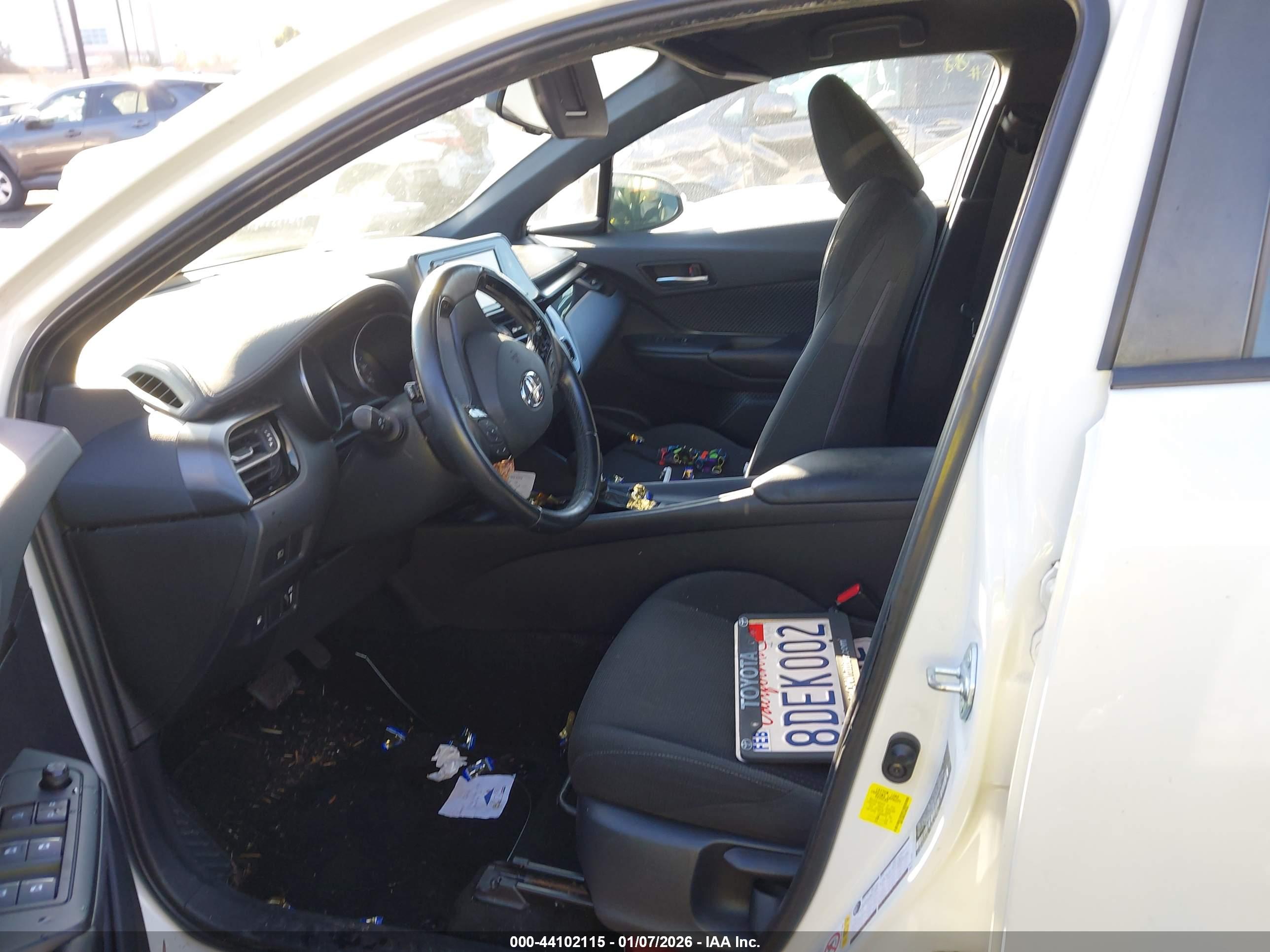 TOYOTA C-HR image 5