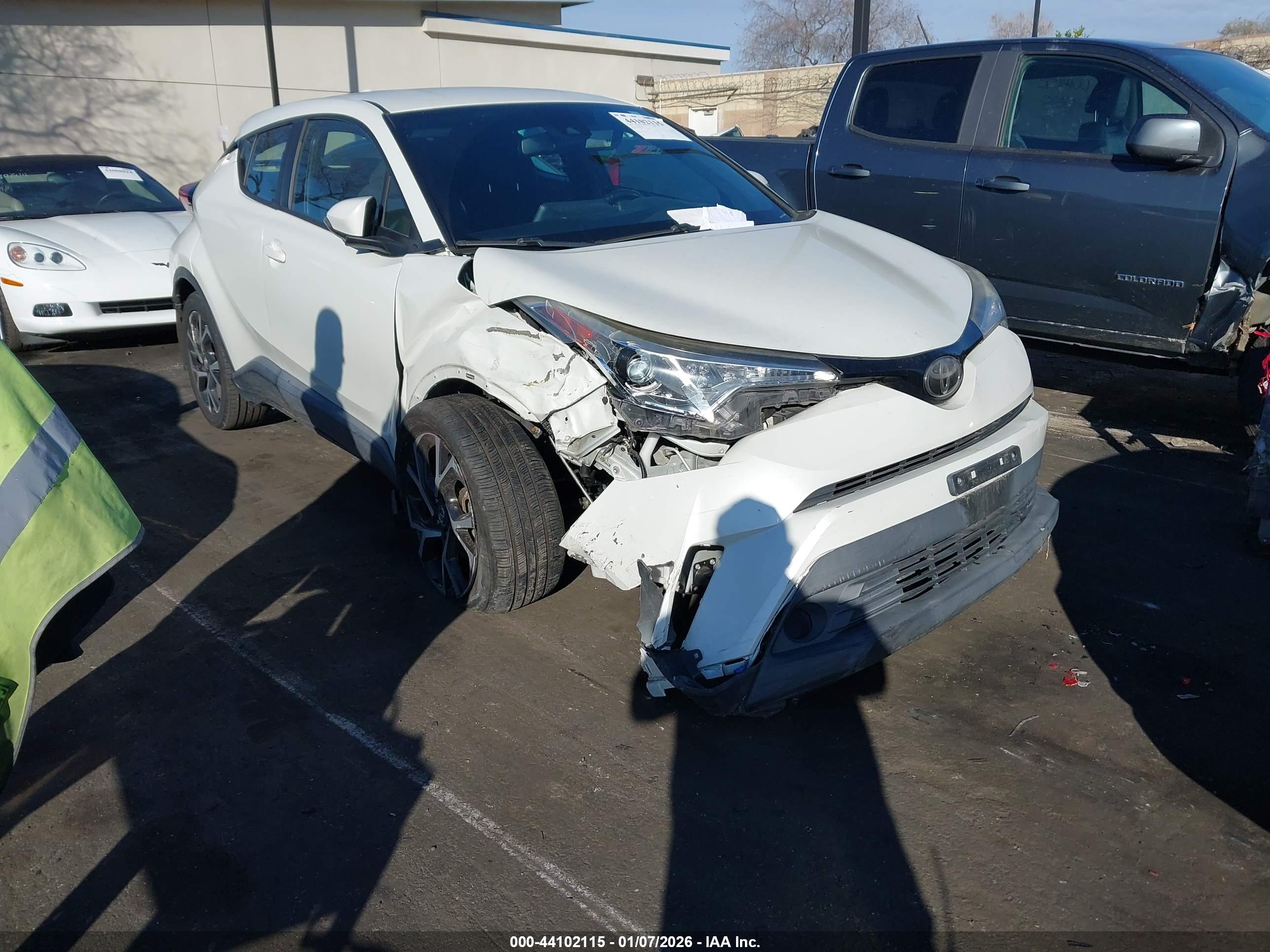 TOYOTA C-HR image 6