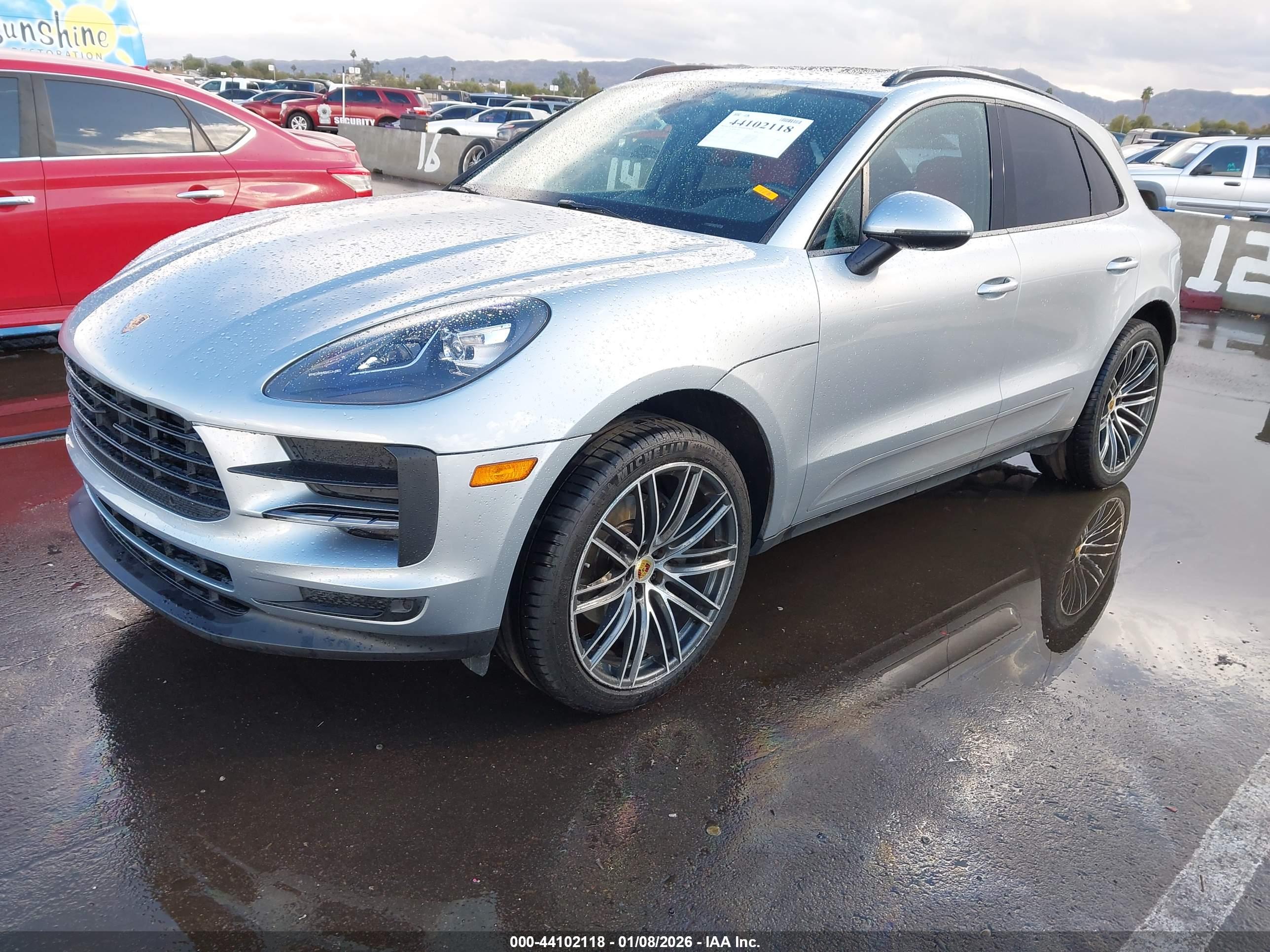 PORSCHE MACAN image 2