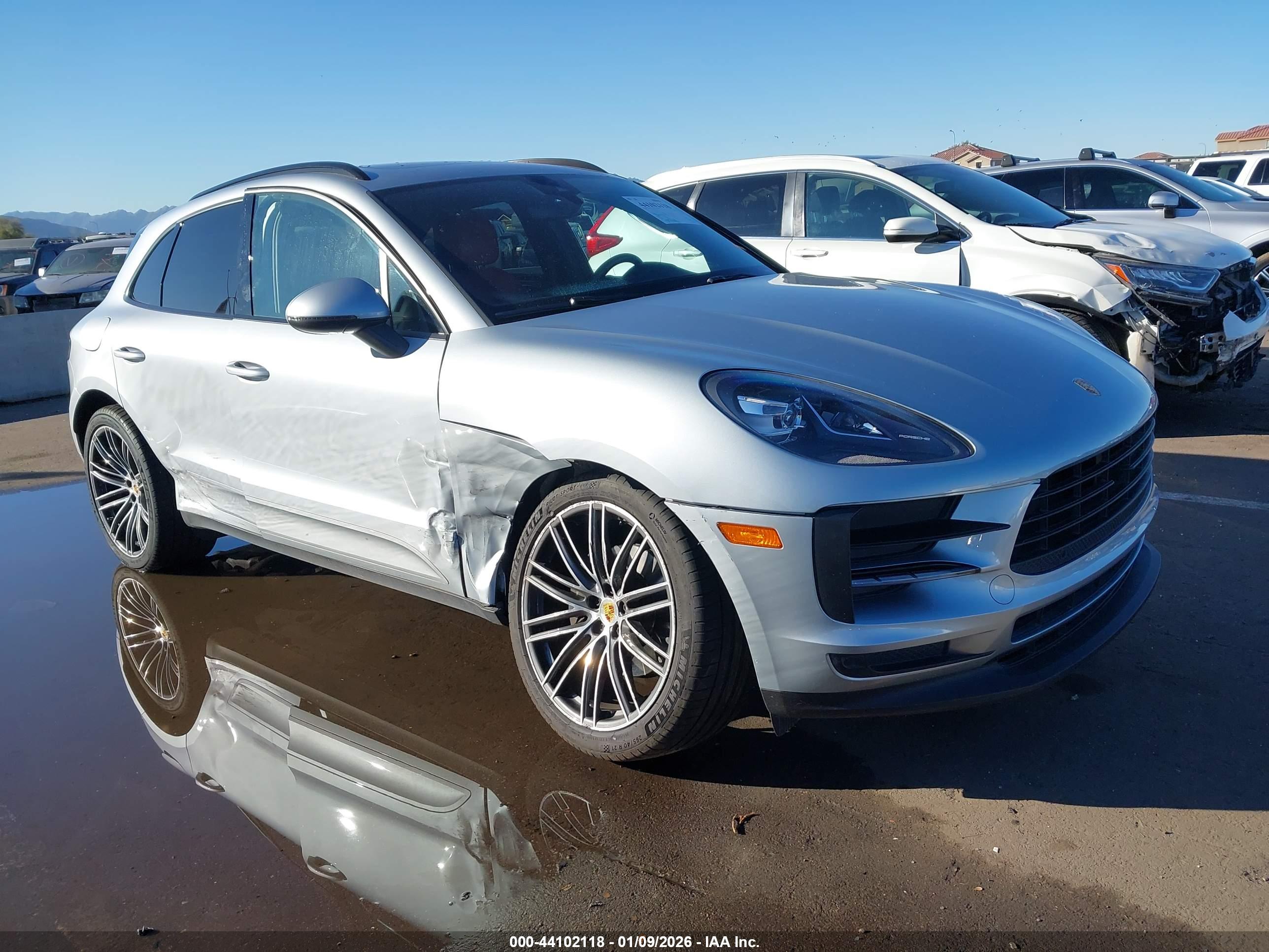 PORSCHE MACAN image 6
