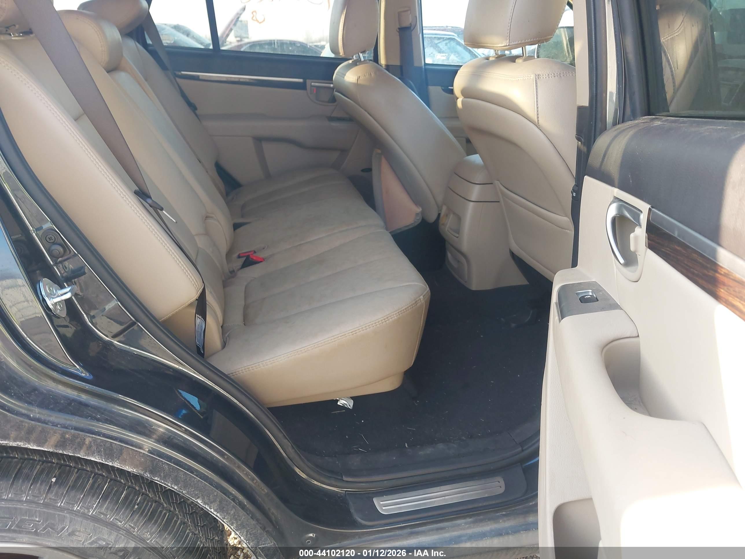 HYUNDAI SANTA image 8