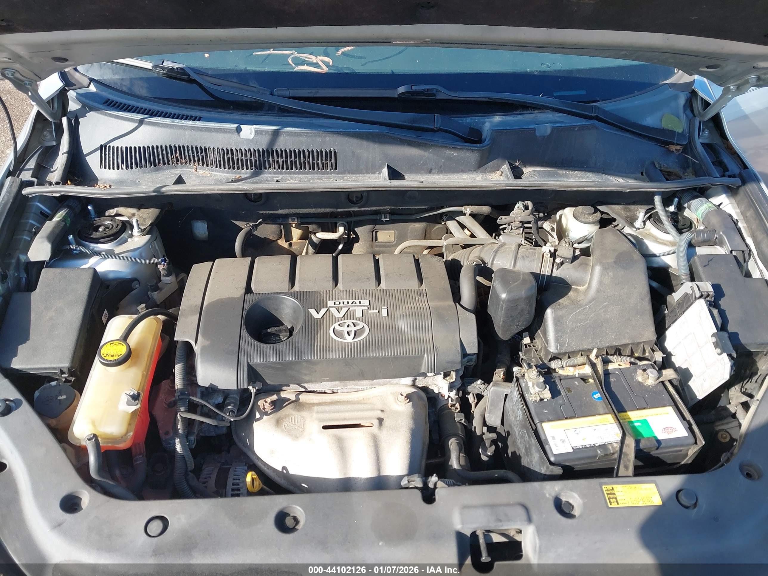 TOYOTA RAV4 image 10