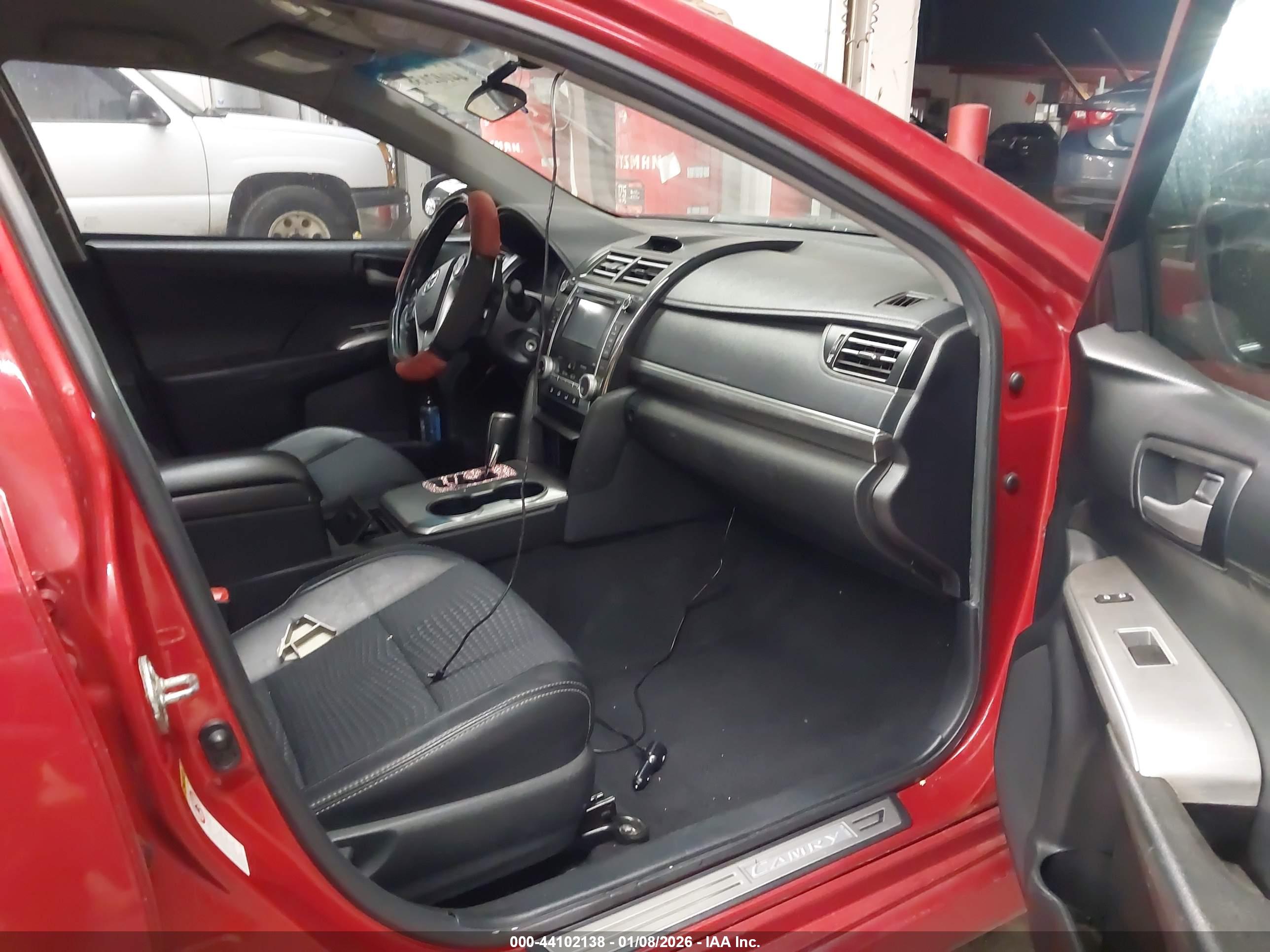 TOYOTA CAMRY image 5