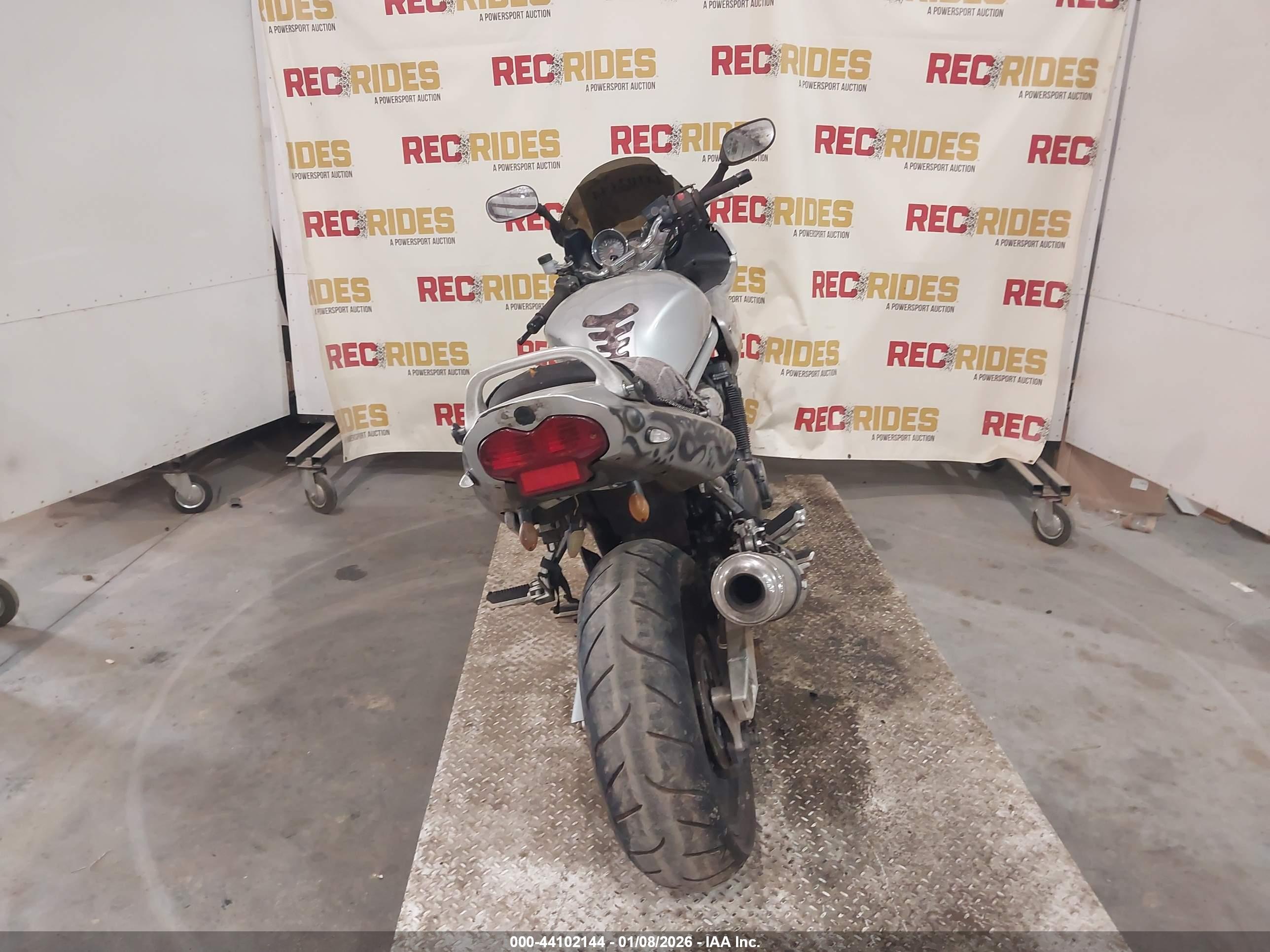 SUZUKI GSF1200 image 6