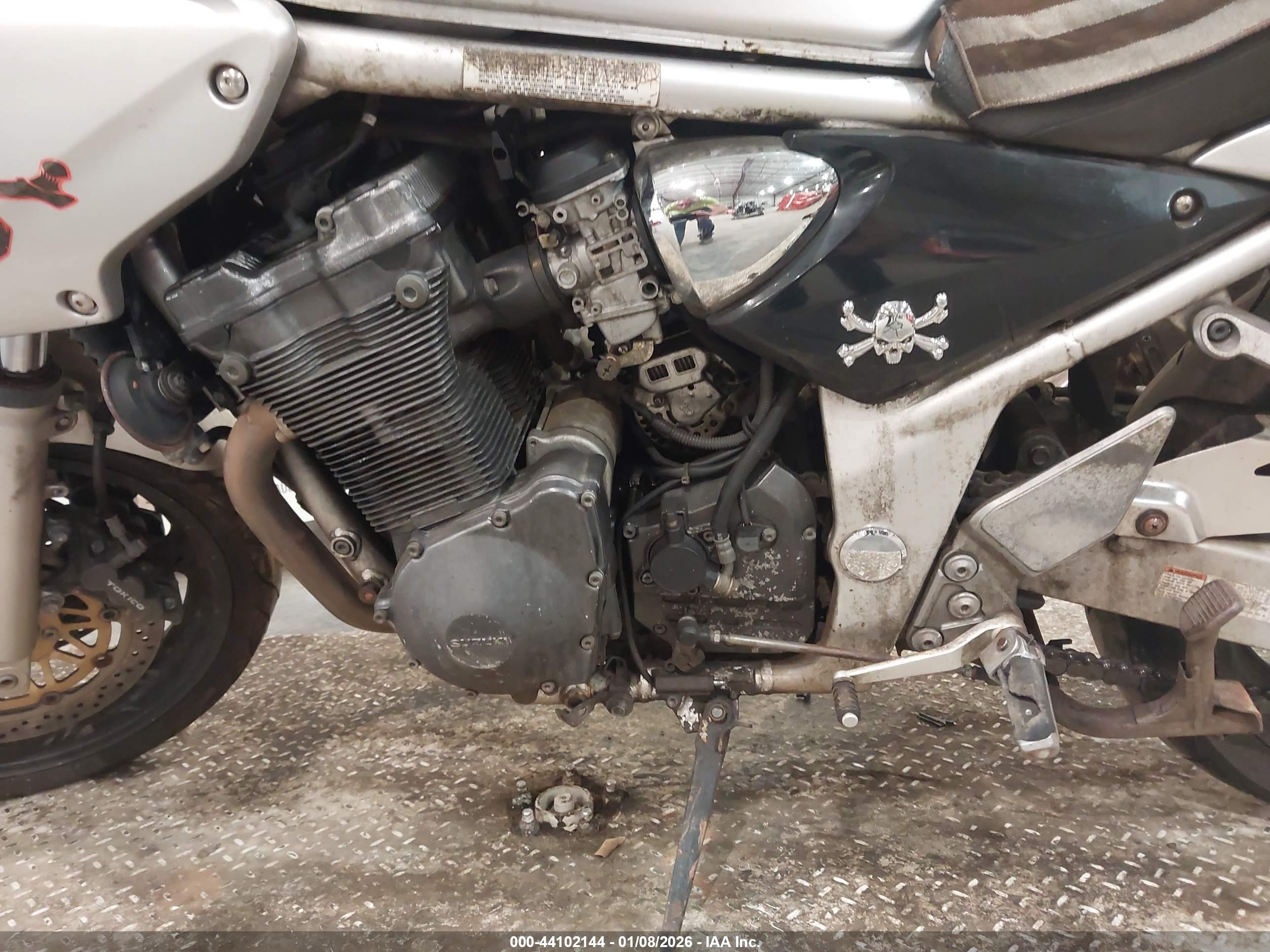 SUZUKI GSF1200 image 9