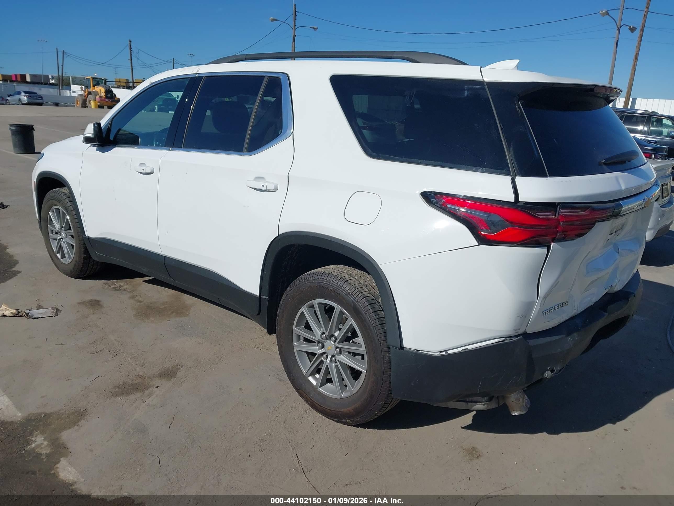 CHEVROLET TRAVERSE image 3