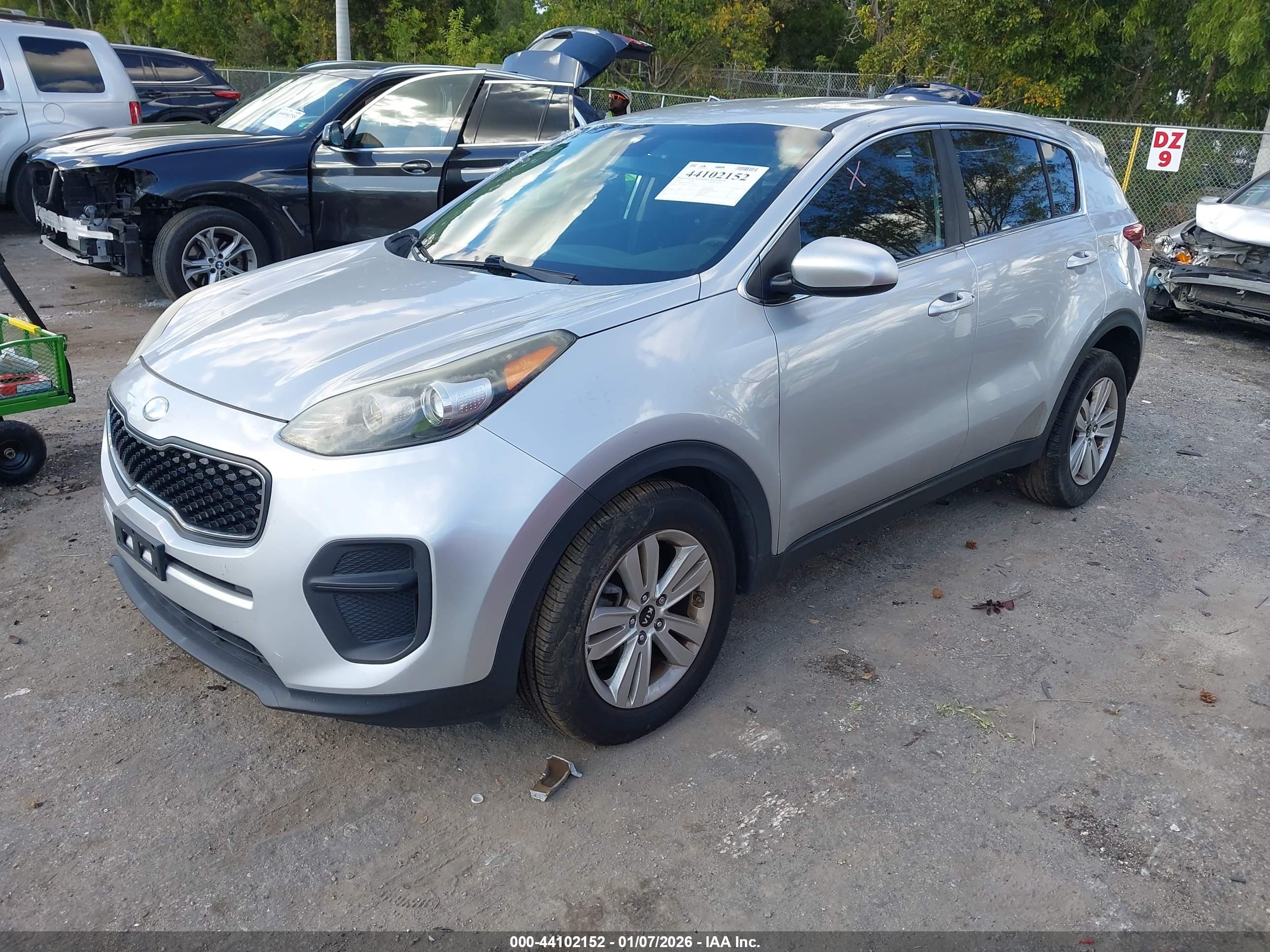 KIA SPORTAGE image 2
