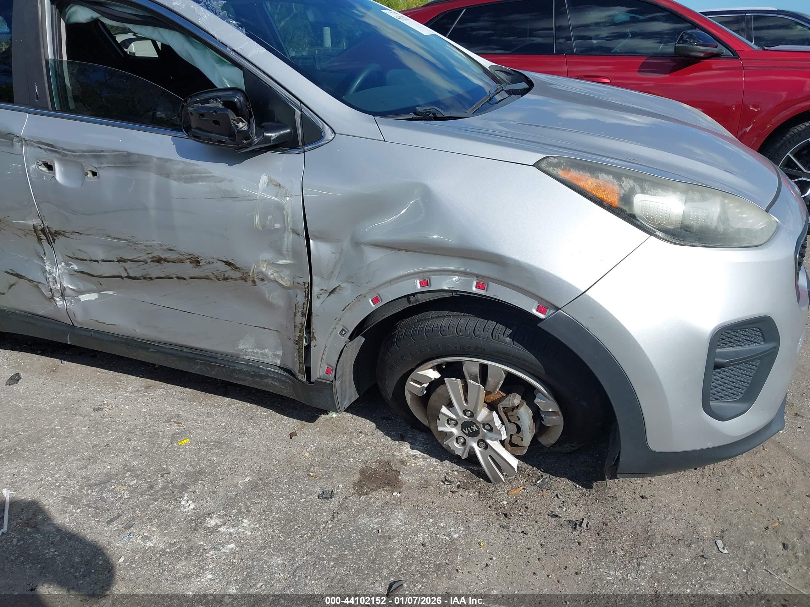 KIA SPORTAGE image 6