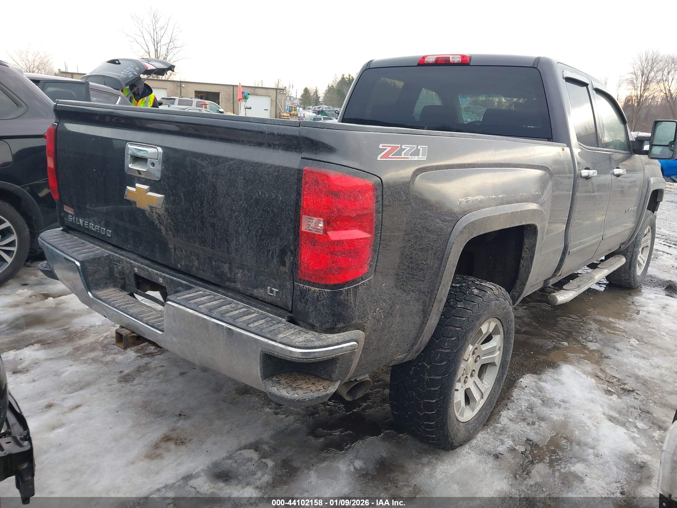 CHEVROLET SILVERADO image 4