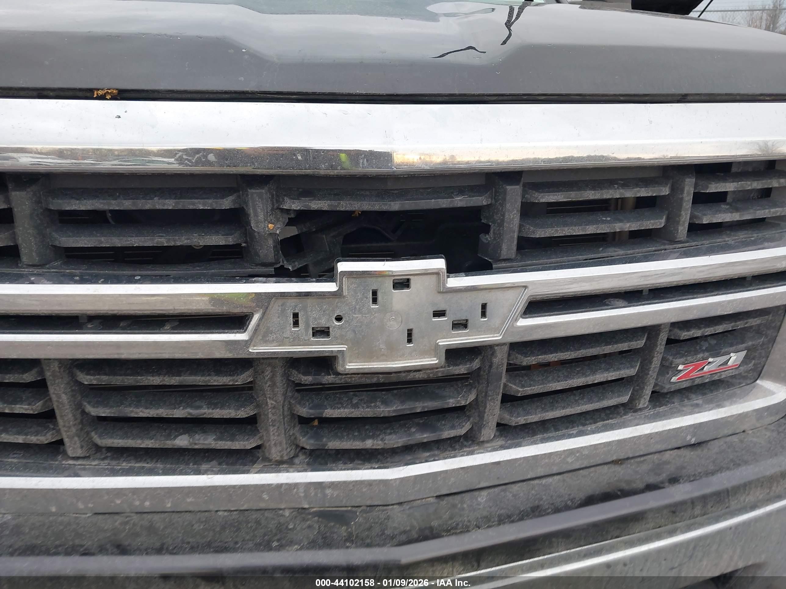 CHEVROLET SILVERADO image 6