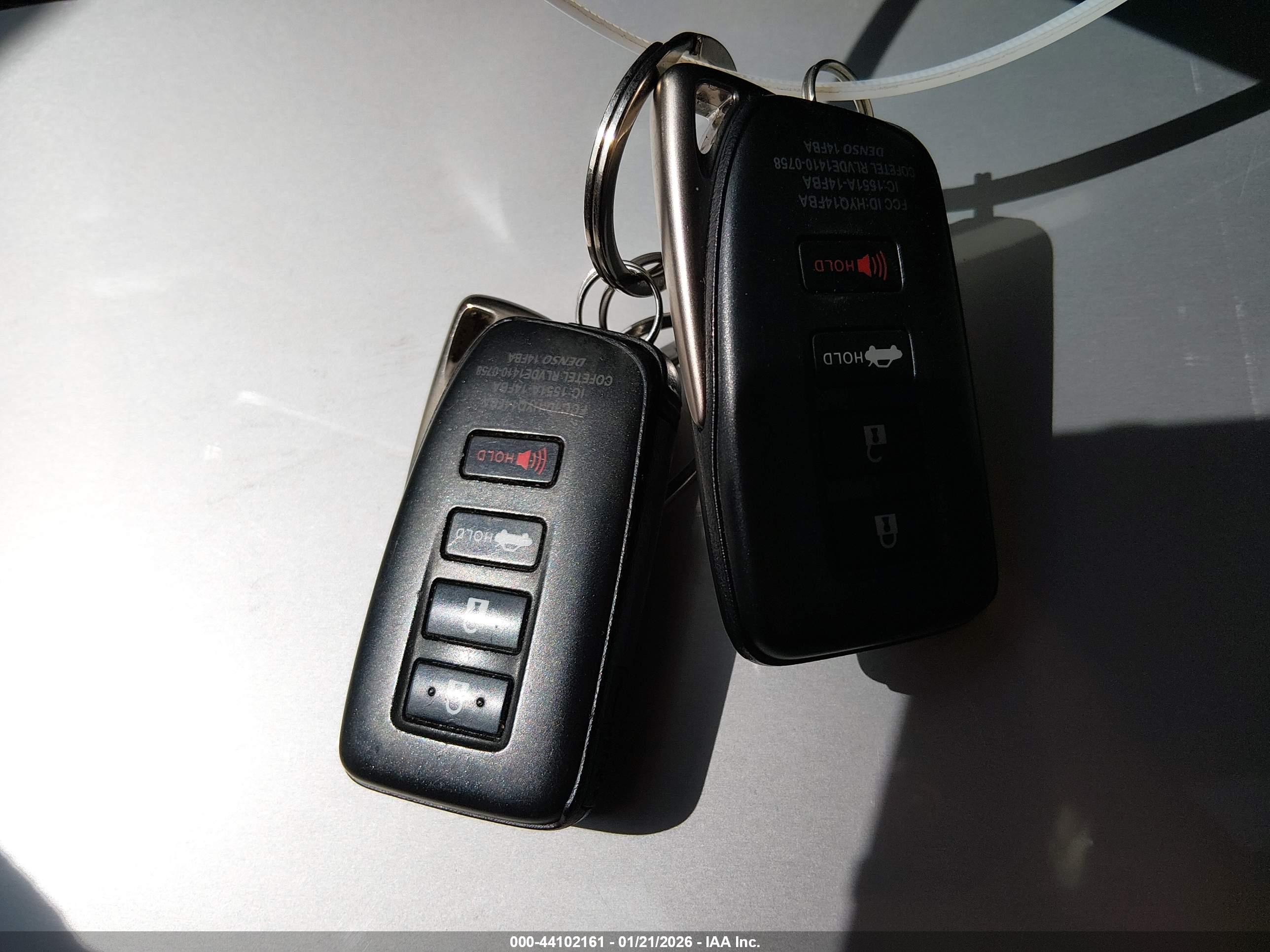 LEXUS IS image 11