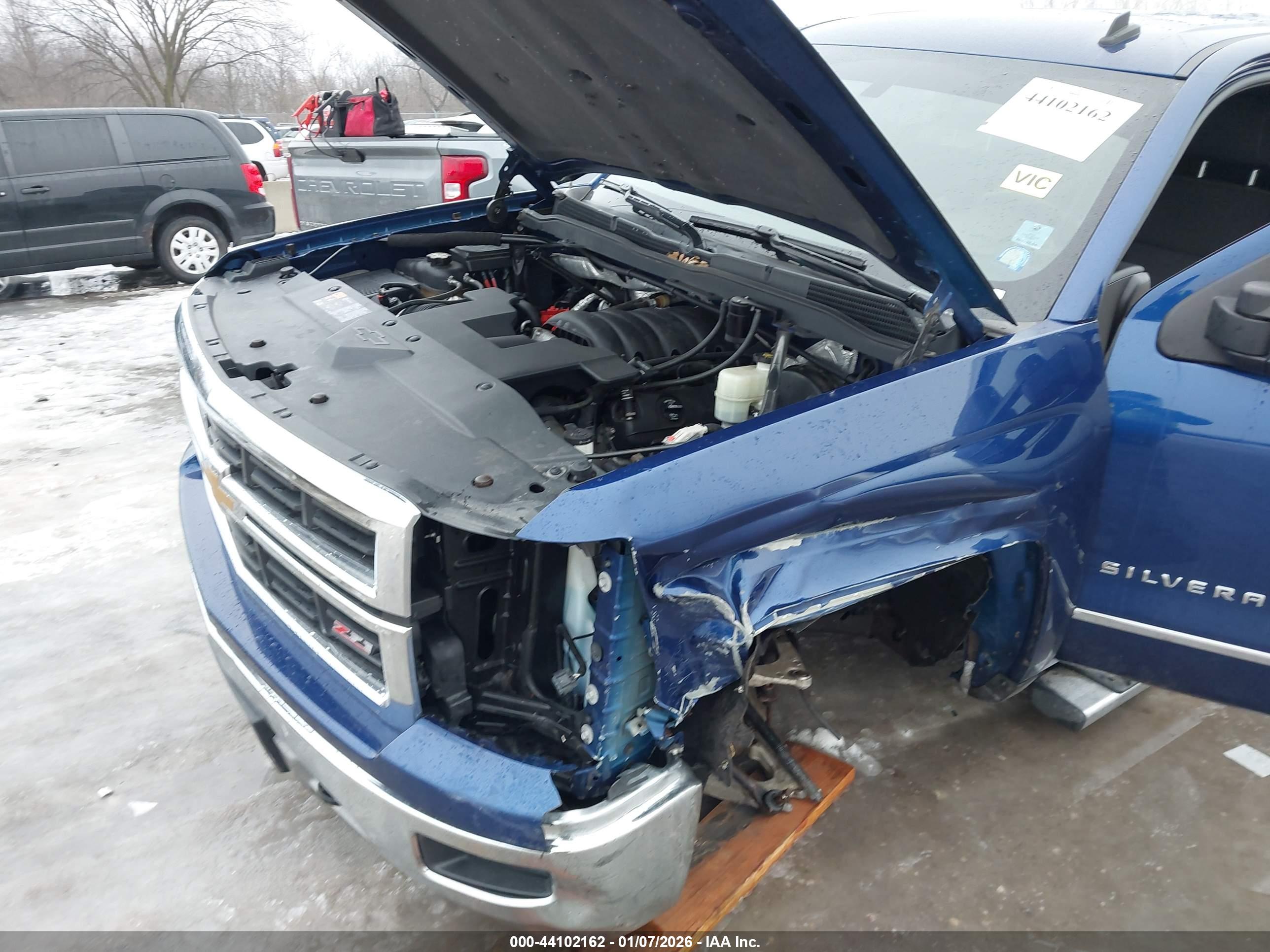 CHEVROLET SILVERADO image 6