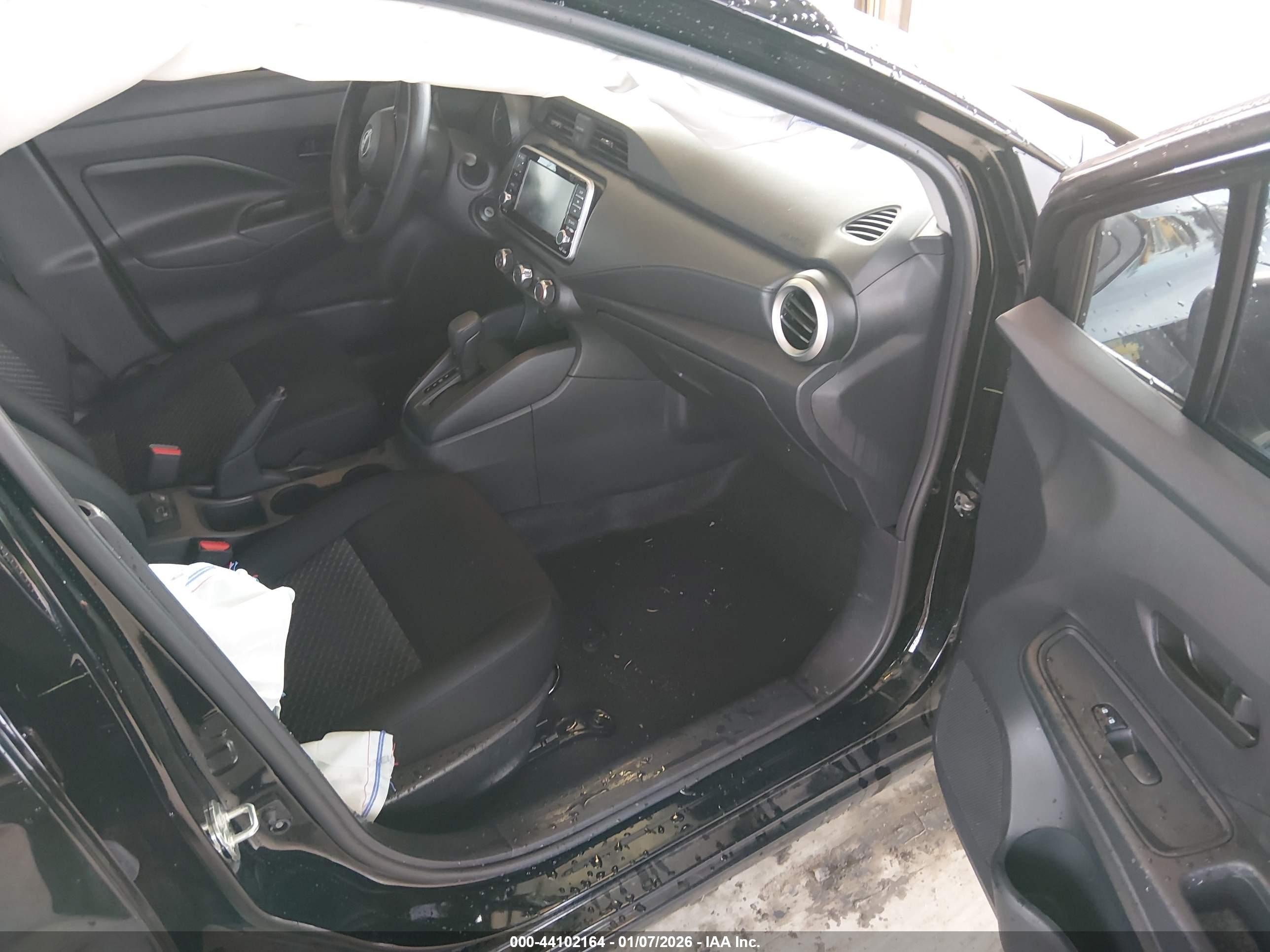 NISSAN VERSA image 5