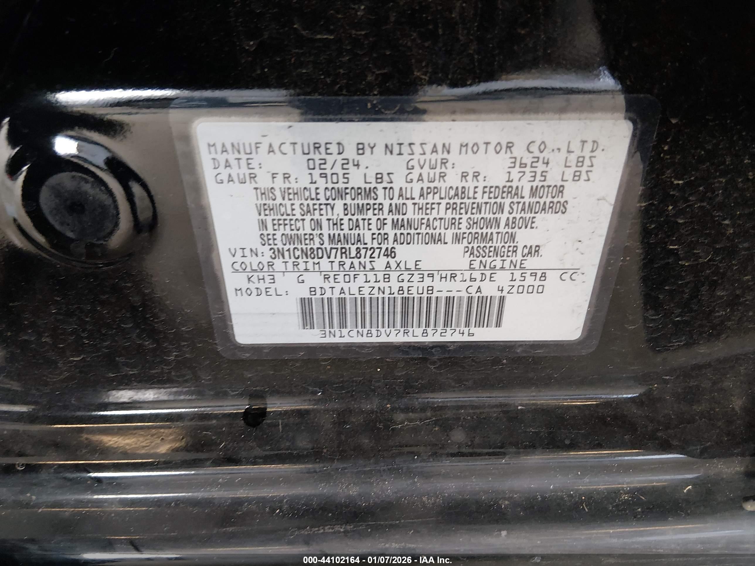 NISSAN VERSA image 9
