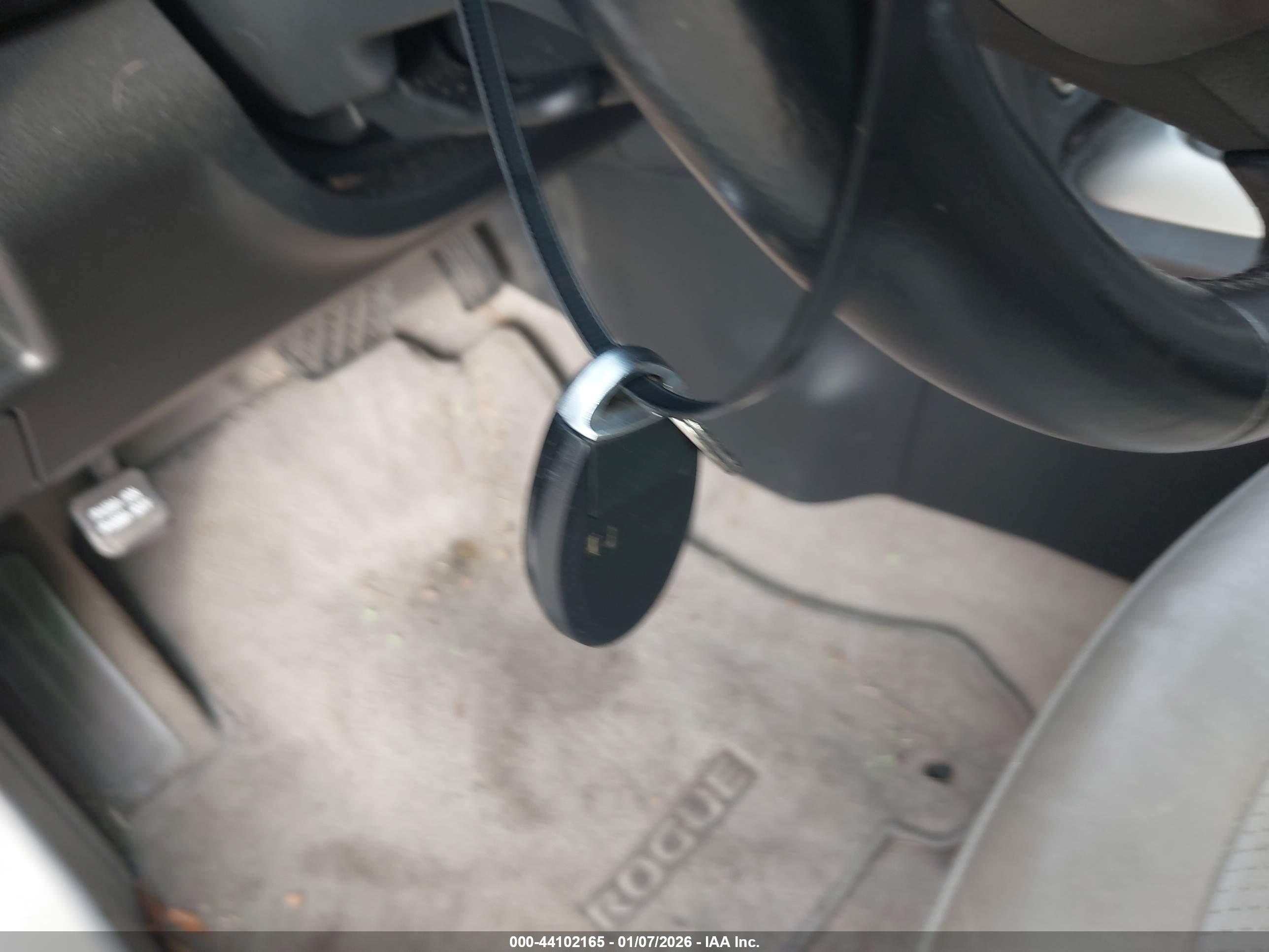 NISSAN ROGUE image 11