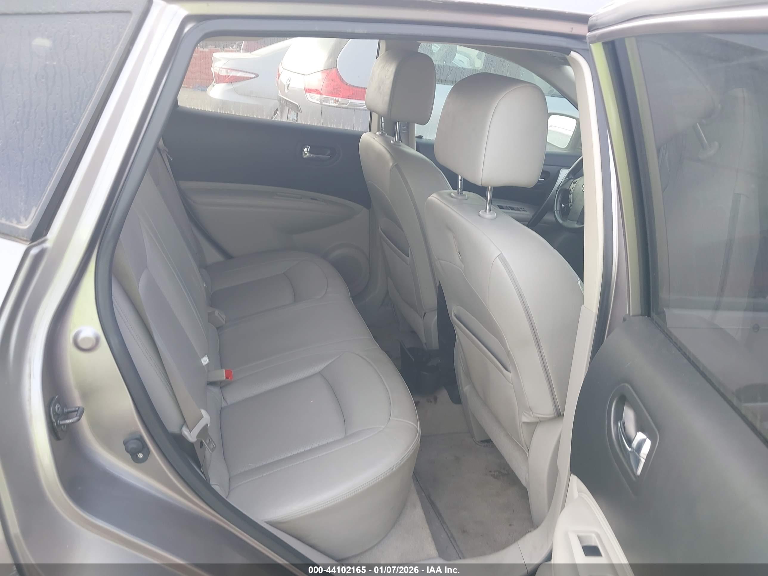 NISSAN ROGUE image 8