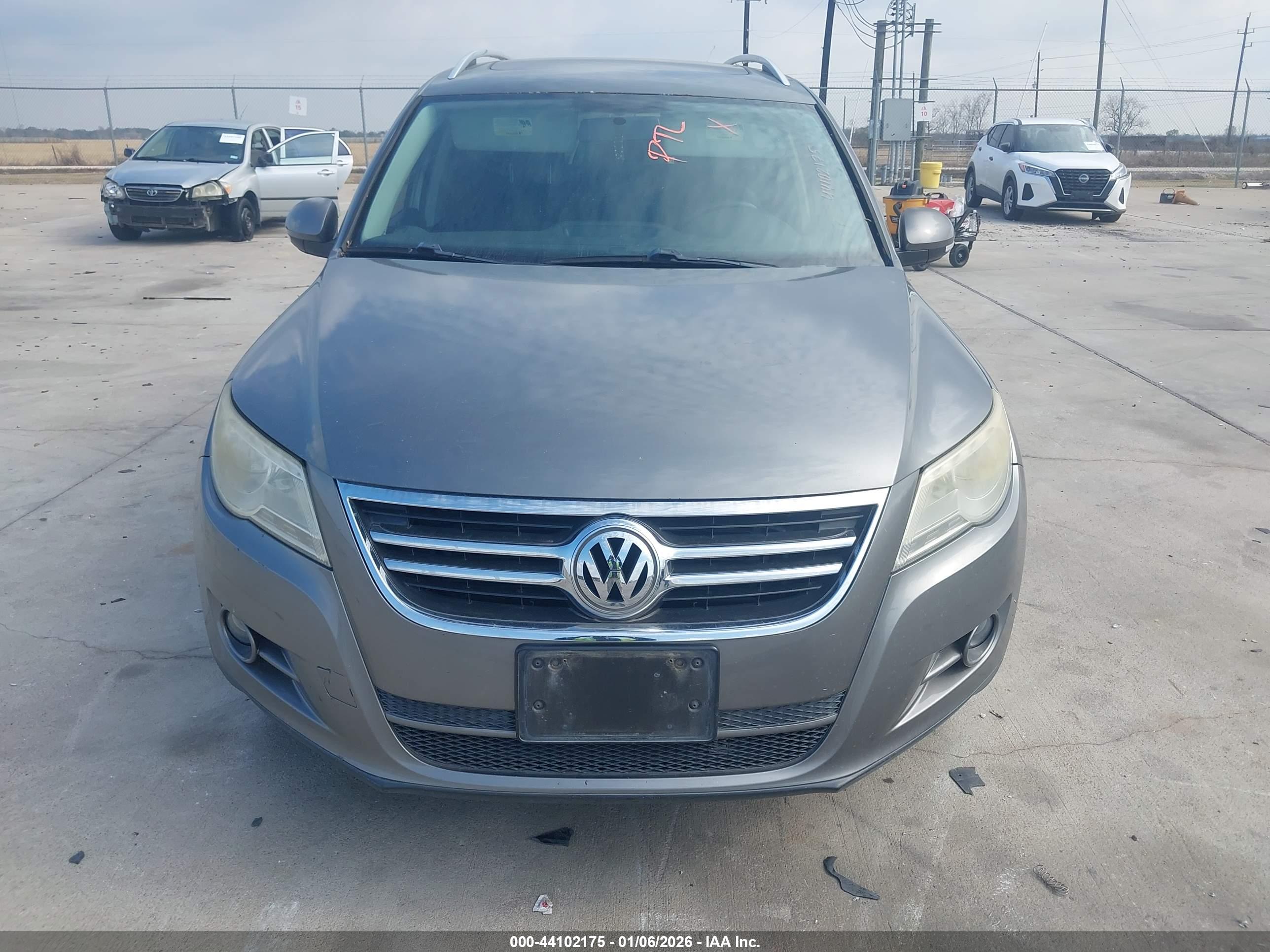 VOLKSWAGEN TIGUAN image 6