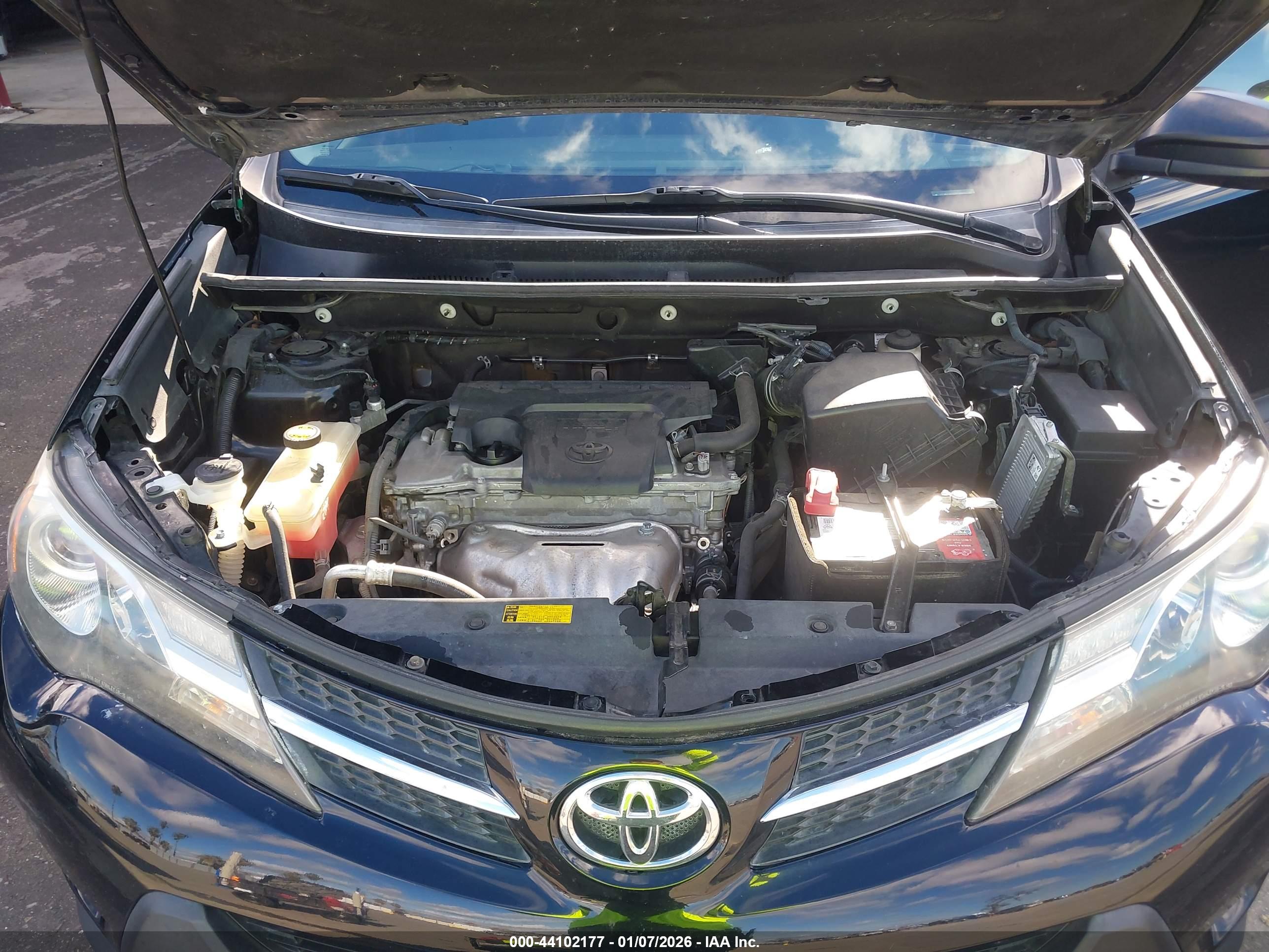 TOYOTA RAV4 image 10
