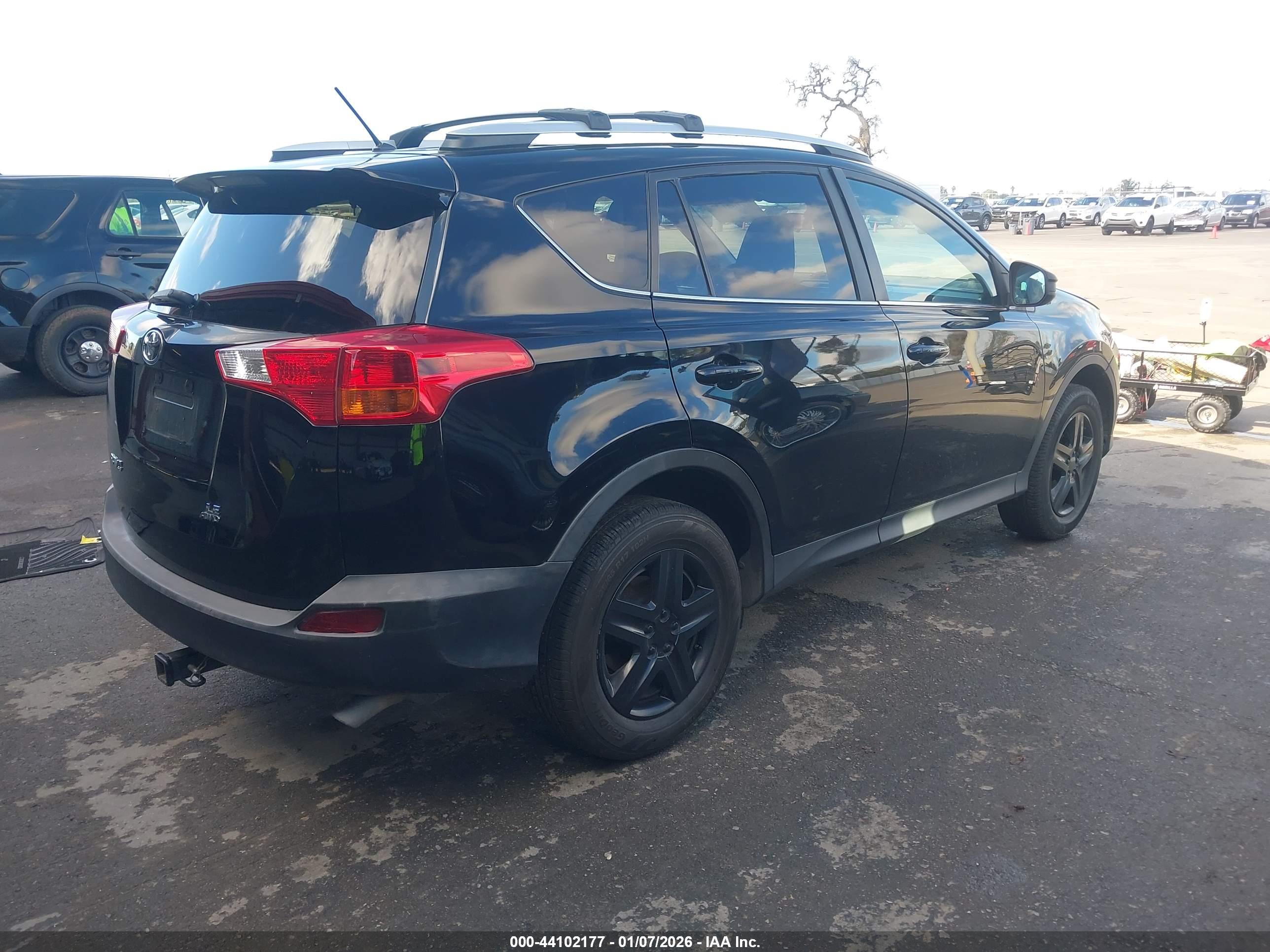 TOYOTA RAV4 image 4