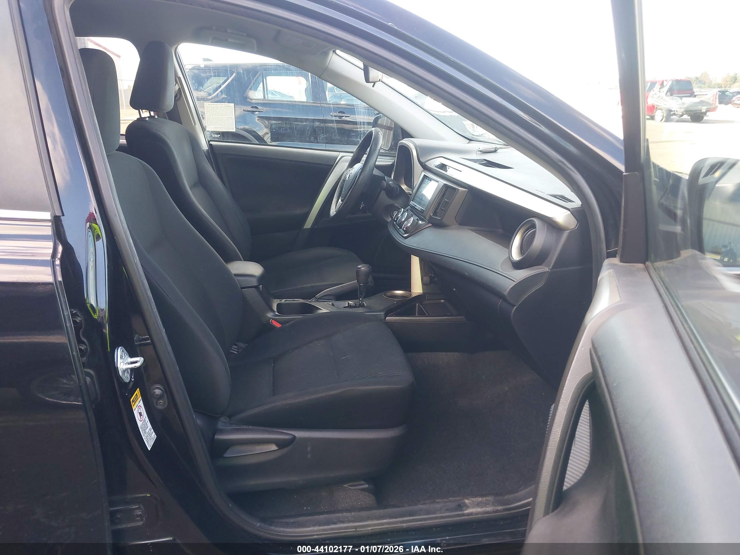 TOYOTA RAV4 image 5