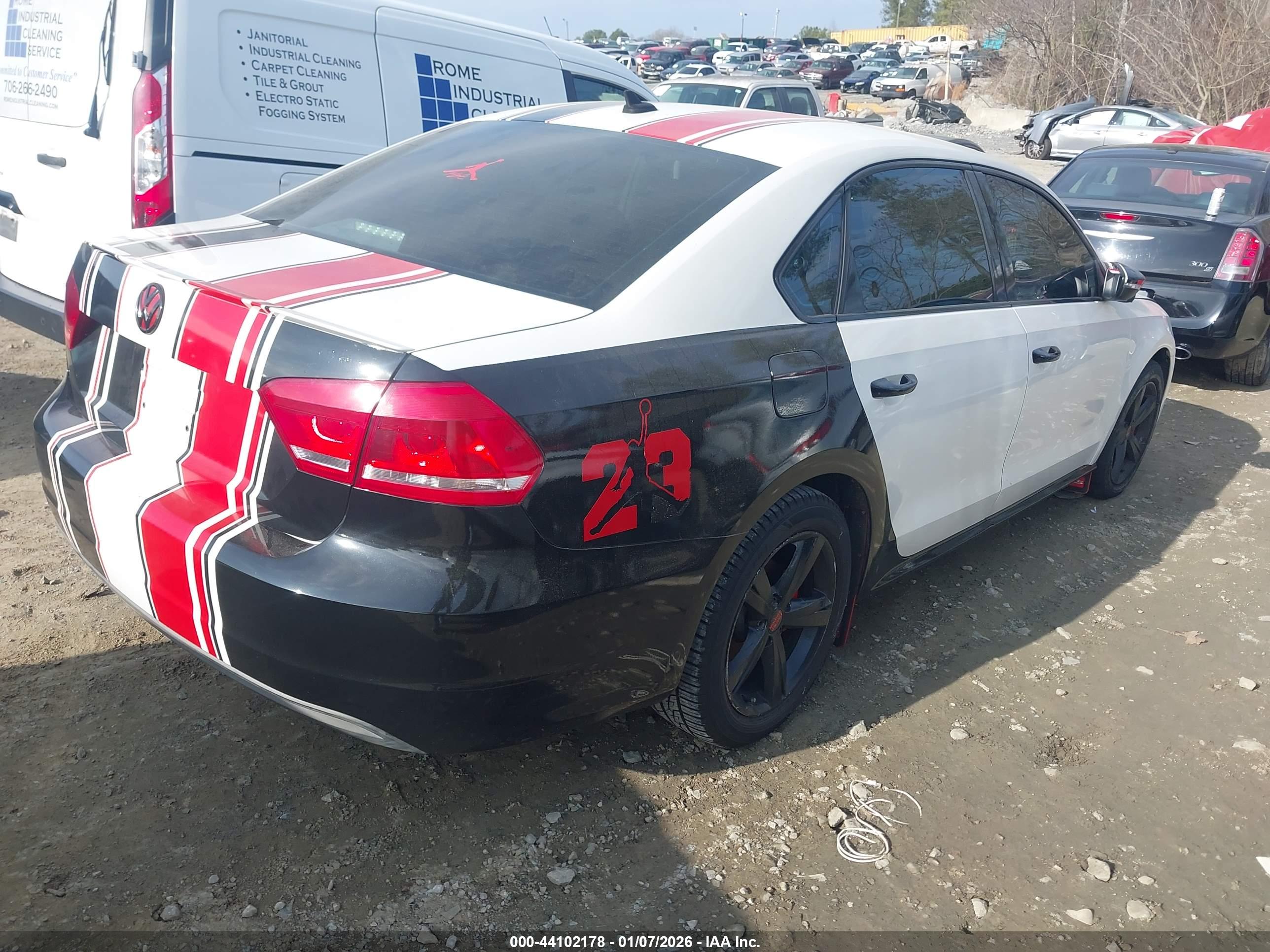 VOLKSWAGEN PASSAT image 4