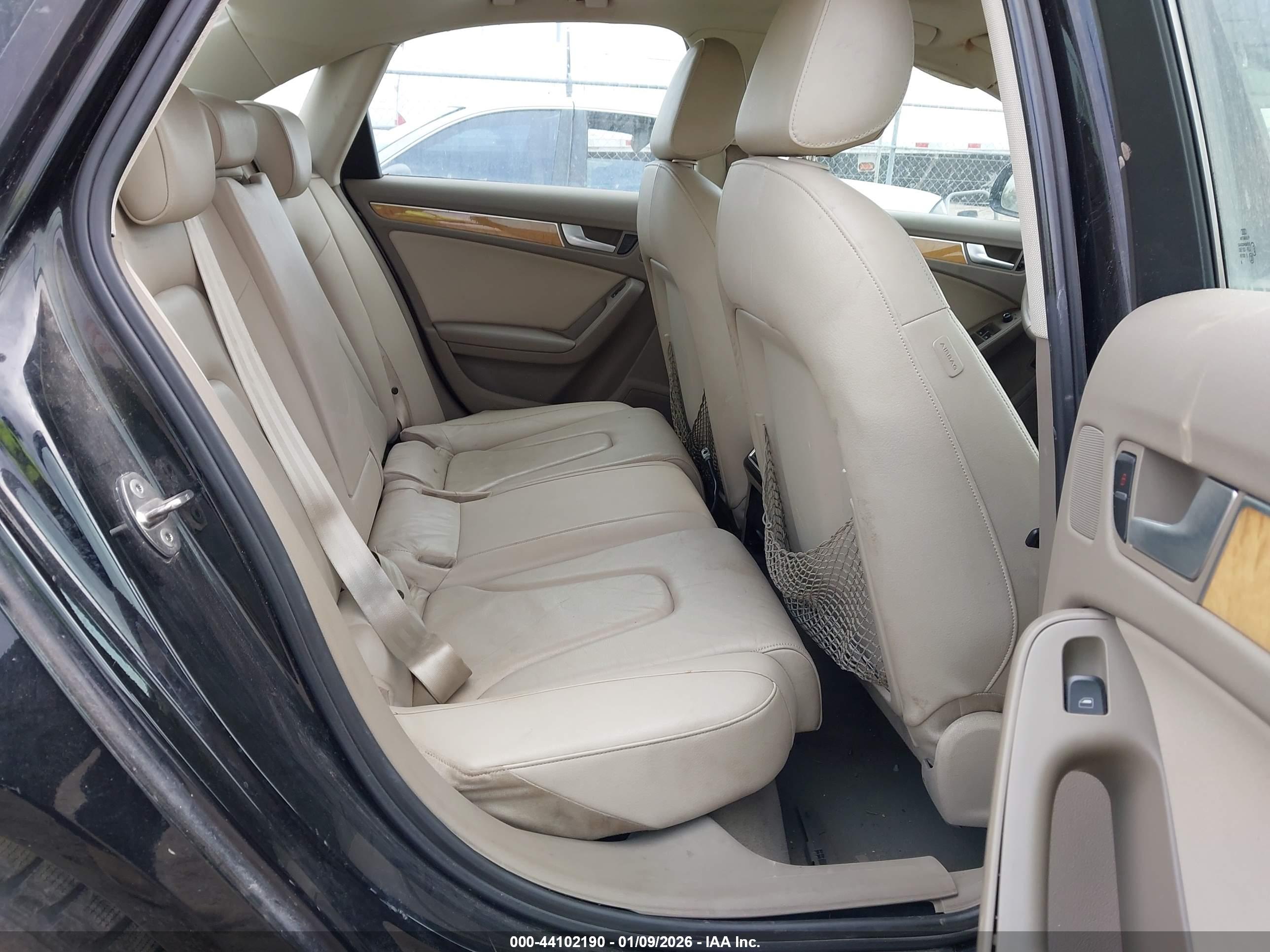 AUDI A4 image 8