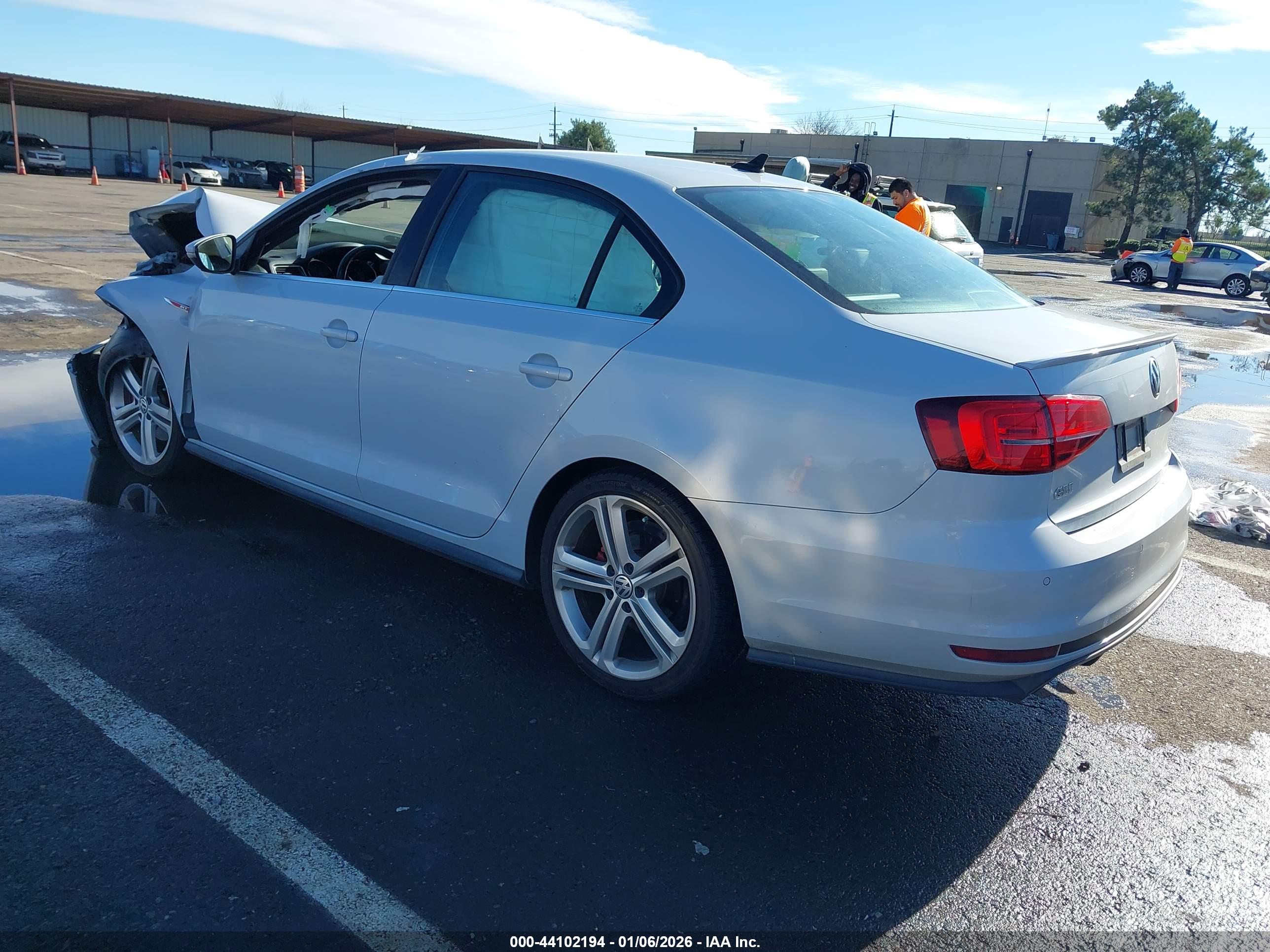 VOLKSWAGEN JETTA image 3