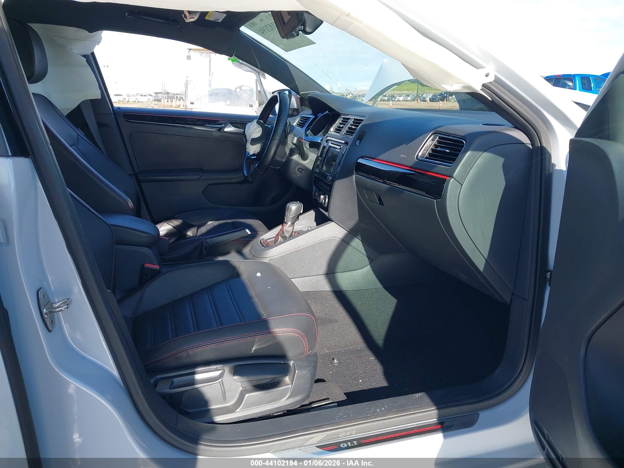VOLKSWAGEN JETTA image 5
