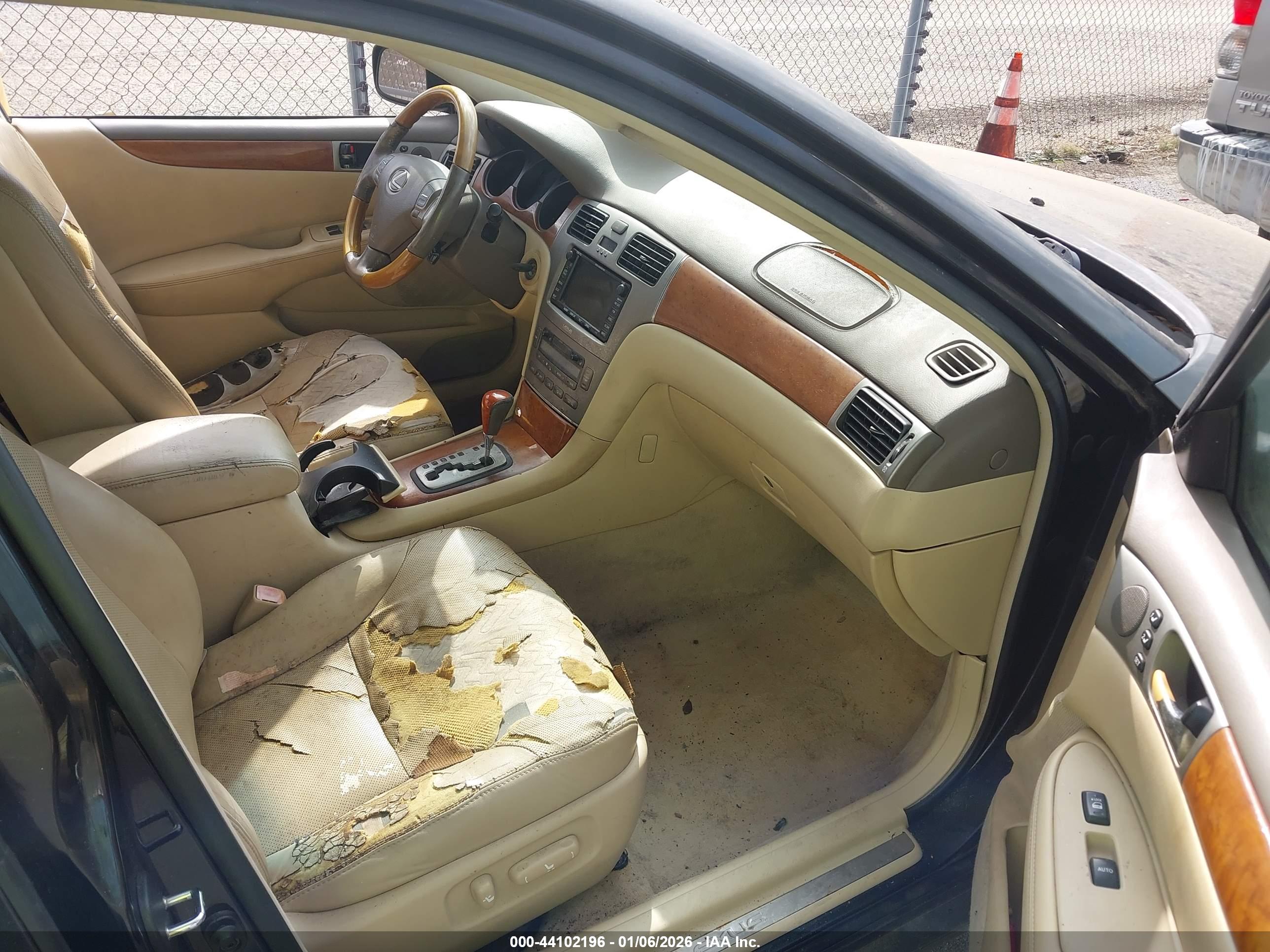 LEXUS ES image 5