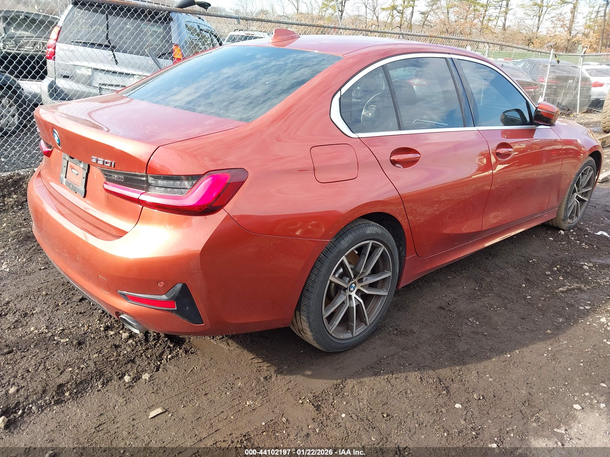 BMW 330I image 4