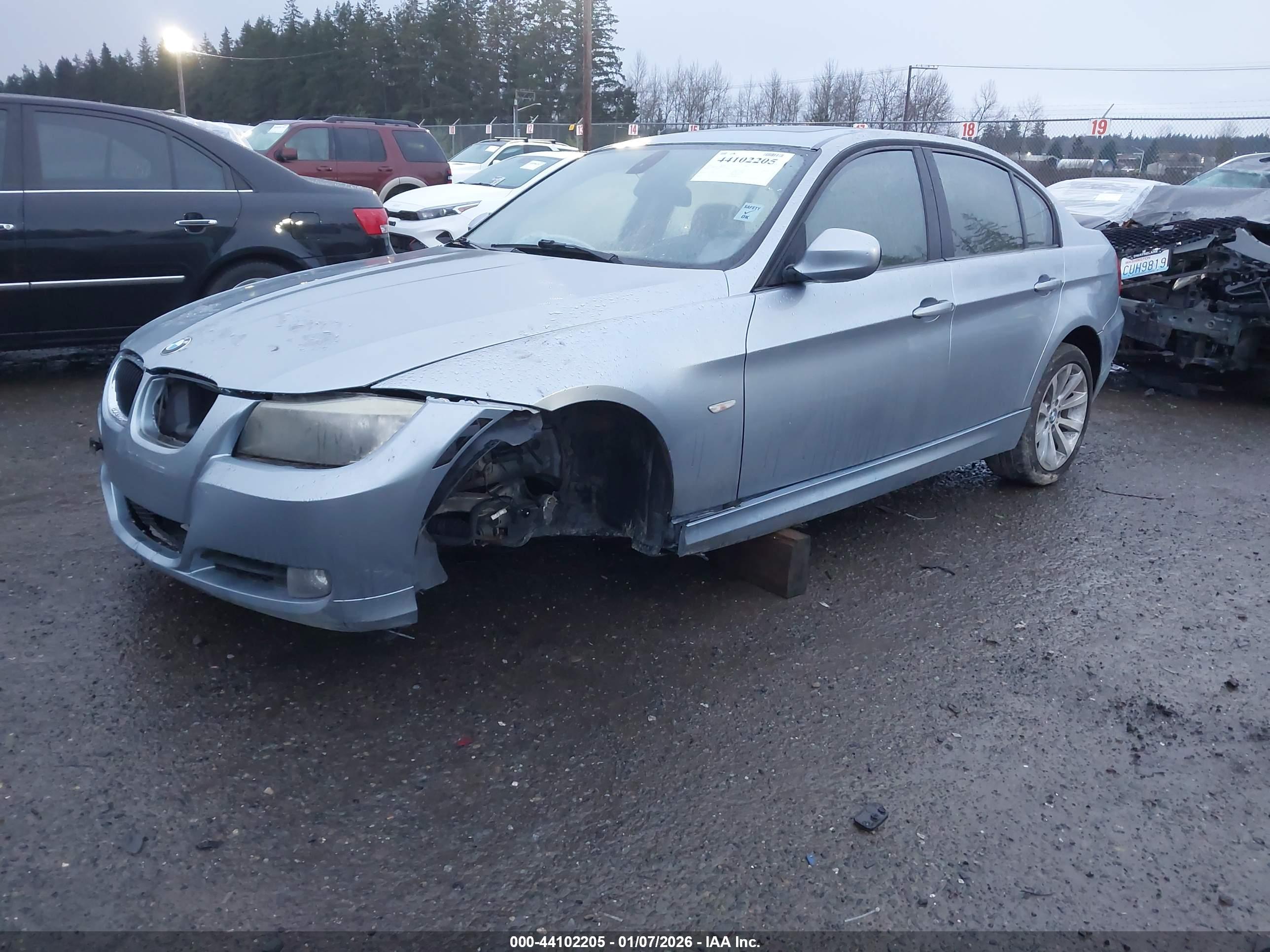 BMW 328I image 2