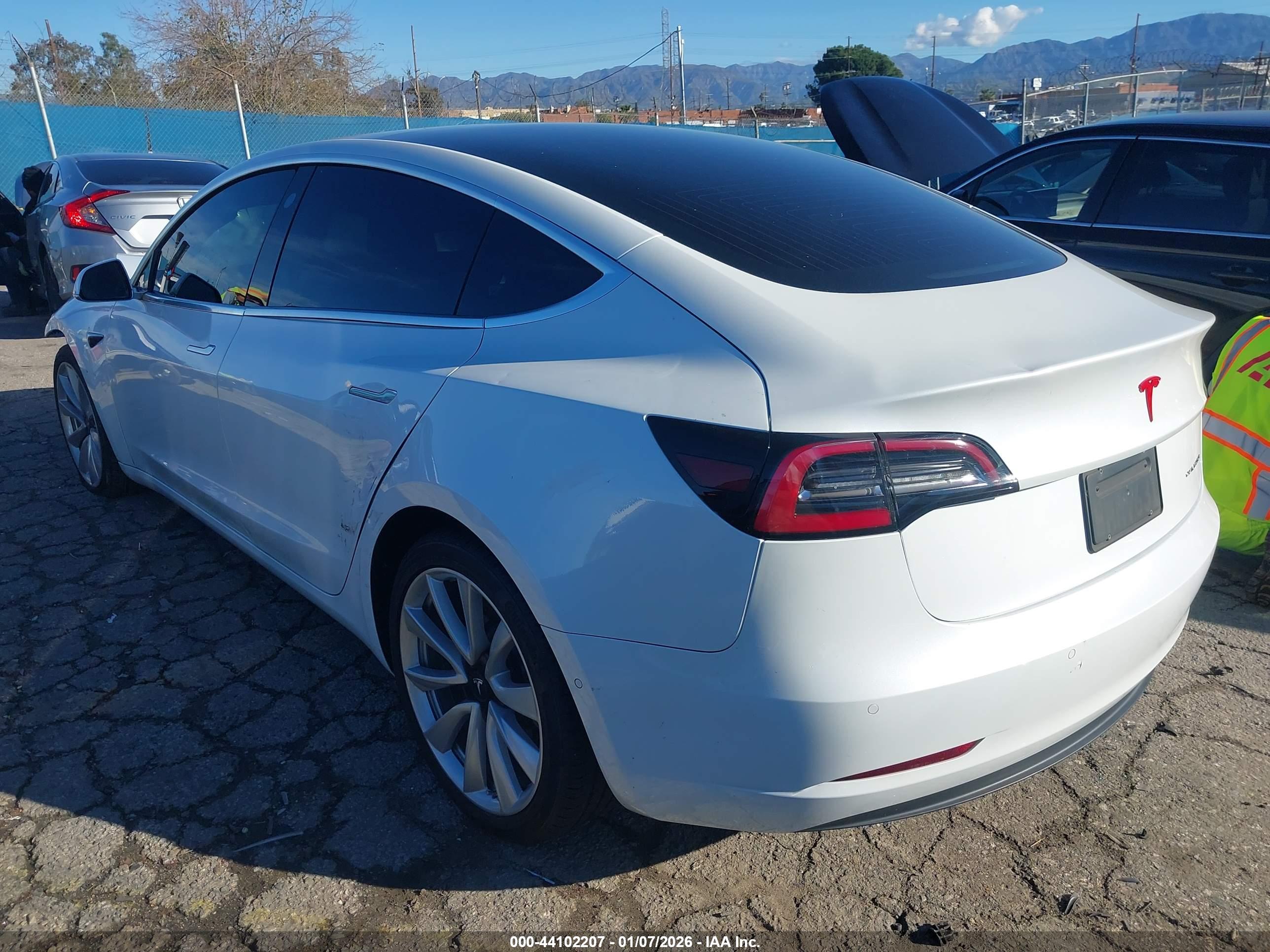 TESLA MODEL image 3