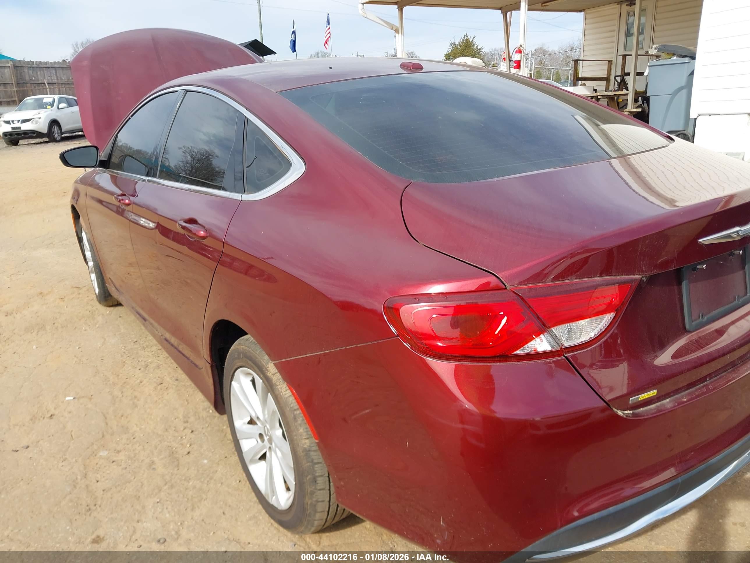 CHRYSLER 200 image 3