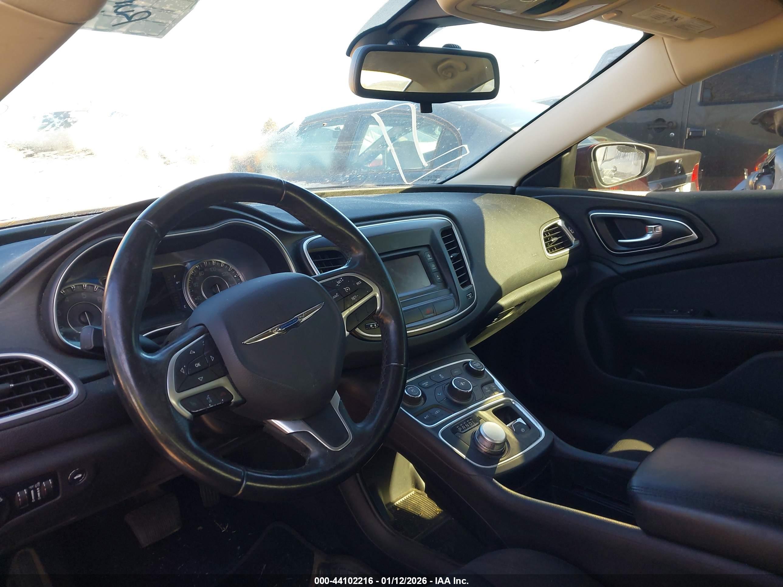 CHRYSLER 200 image 5